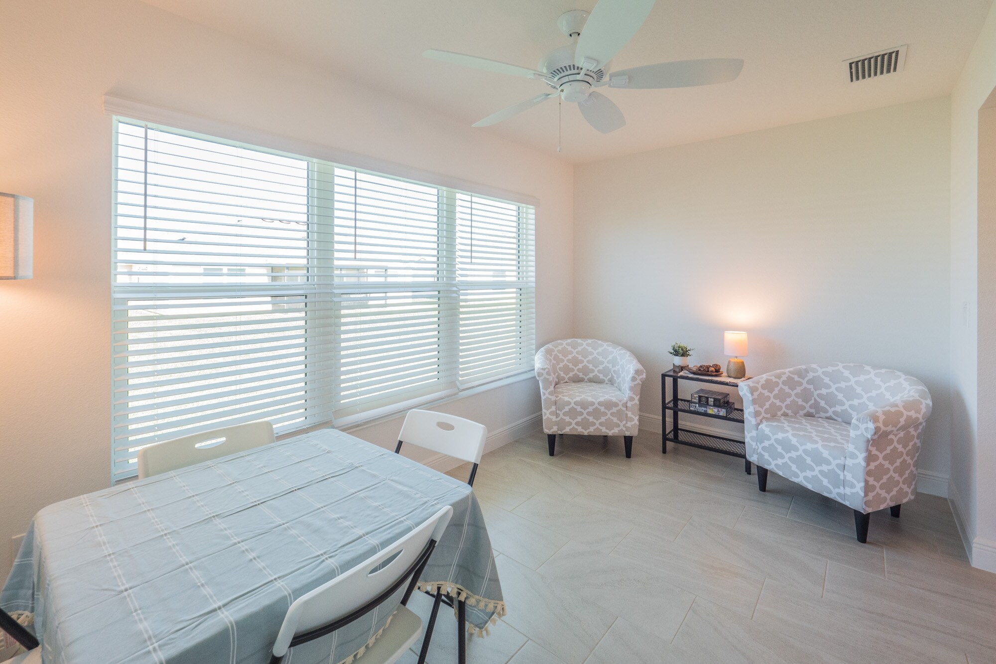 Spacious Pet Friendly Only 1 Minute from Sawgrass Grove