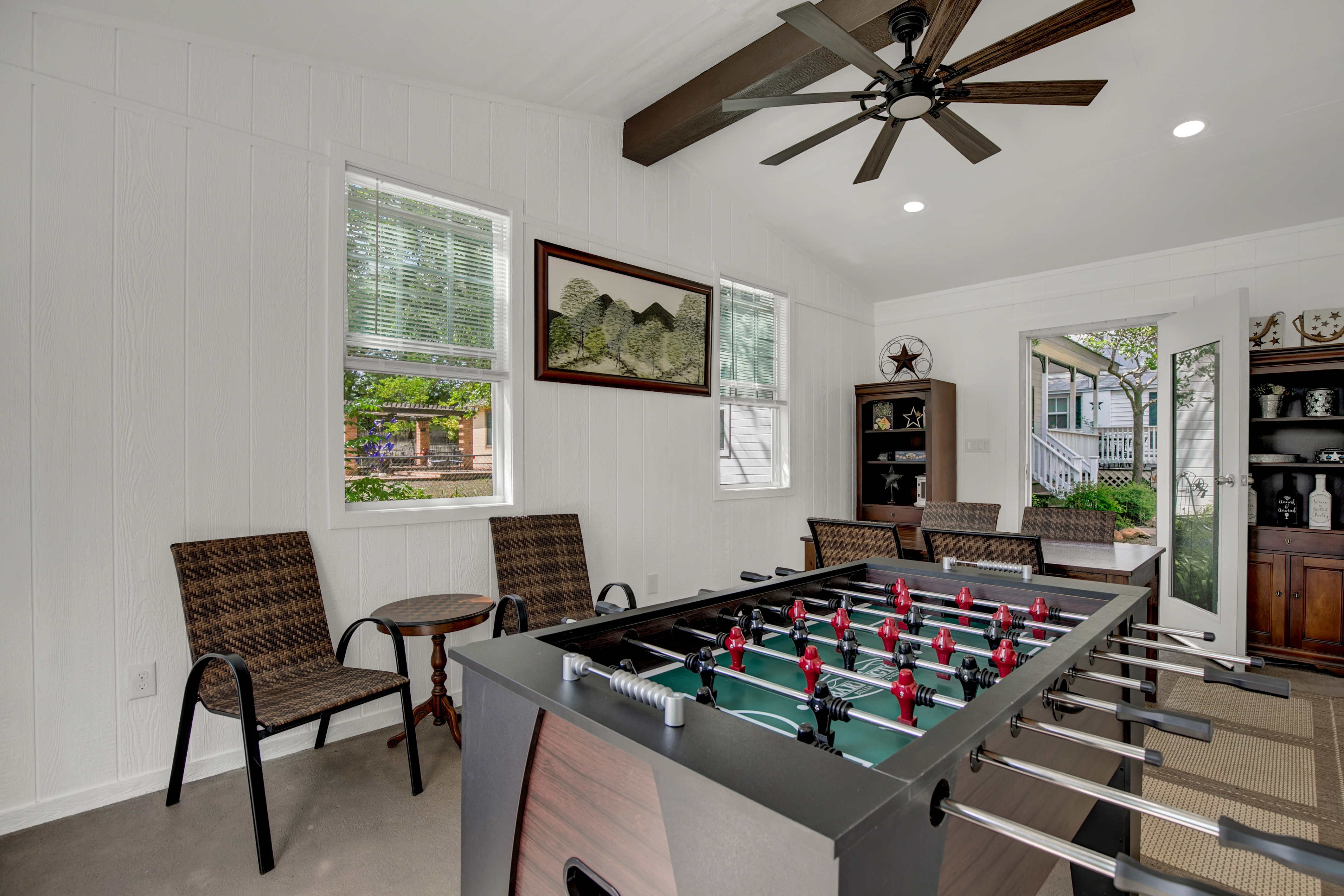 Outdoor Game Room w/foosball table