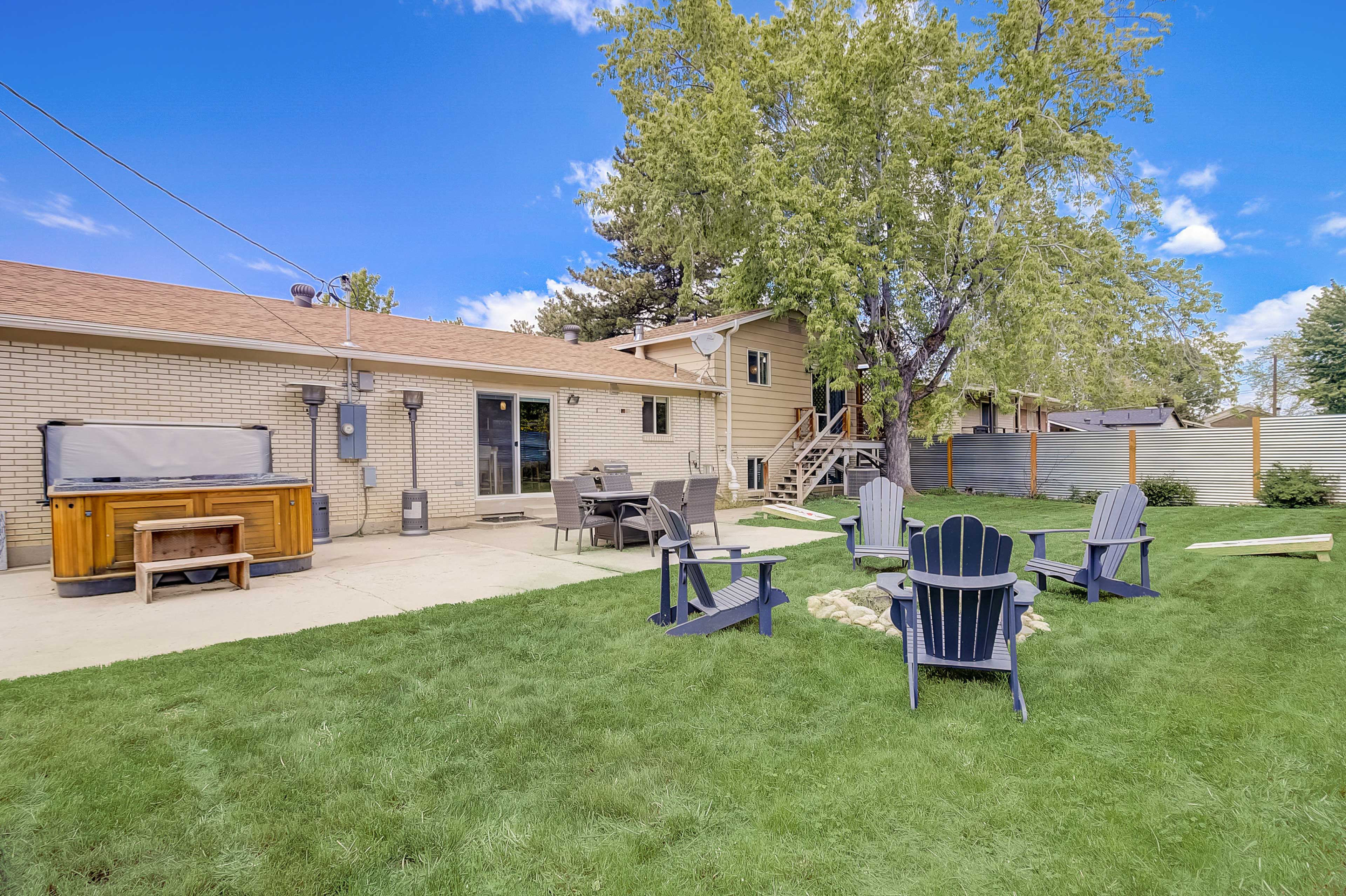 Cottonwood Heights House: Deck with Hot Tub!