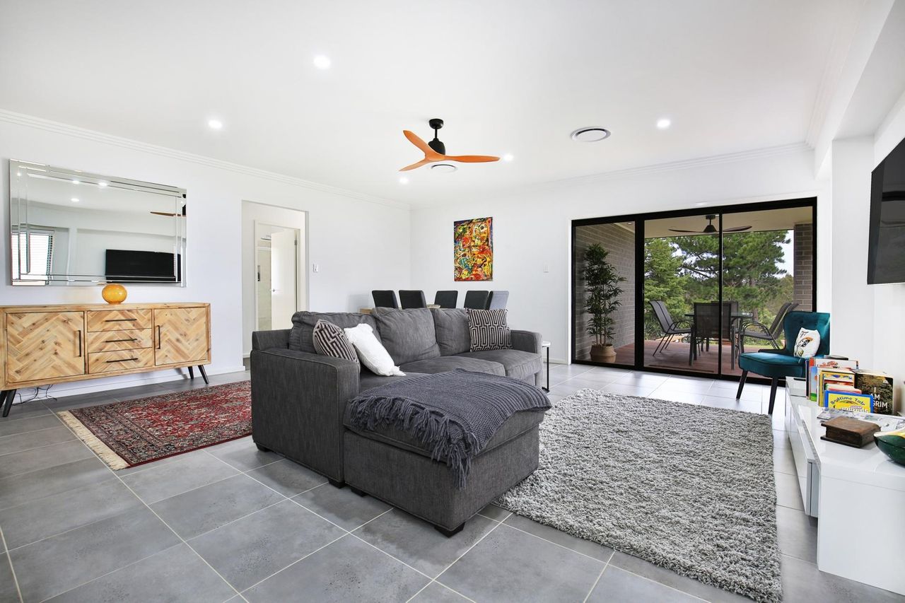 Property Image 1 - Modern Pet-Friendly Home with Fire Pit in Bundanoon 
