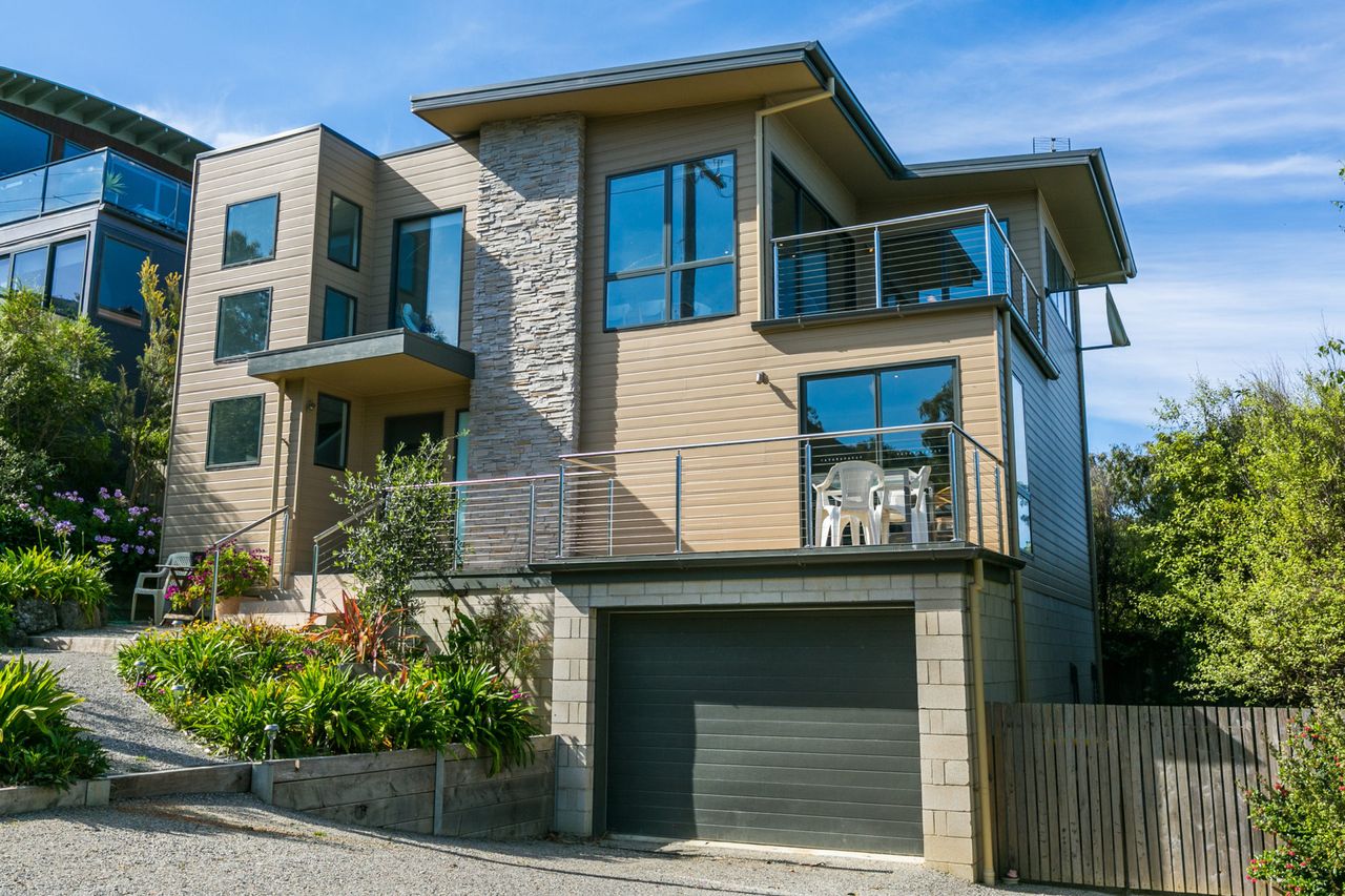 Property Image 1 - Bluview at Lorne