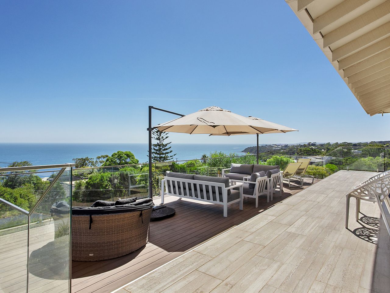 Property Image 1 - Panorama Bay - 4 Bedrooms, Large Entertaining Deck with Panoramic Bay Views