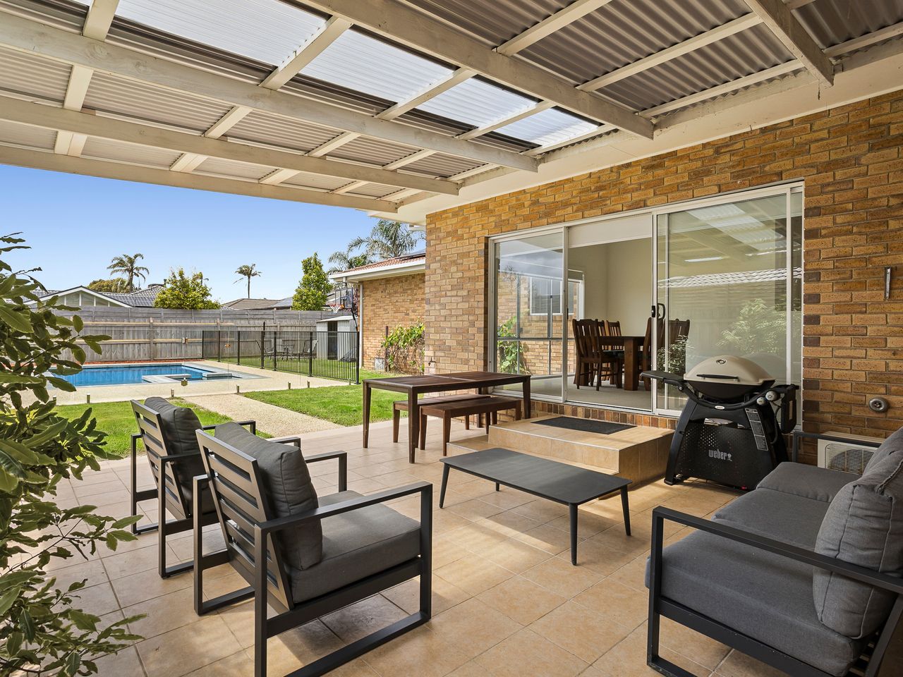 Property Image 2 - Nelly’s Nook - Swimming pool and spa