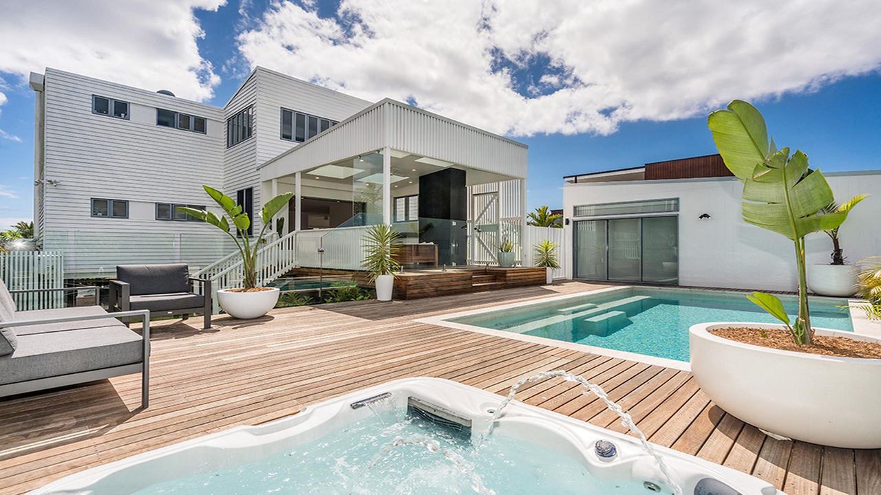 Property Image 1 - Luxury Home in Byron Bay featuring Four Bedrooms and Beautiful Pool 