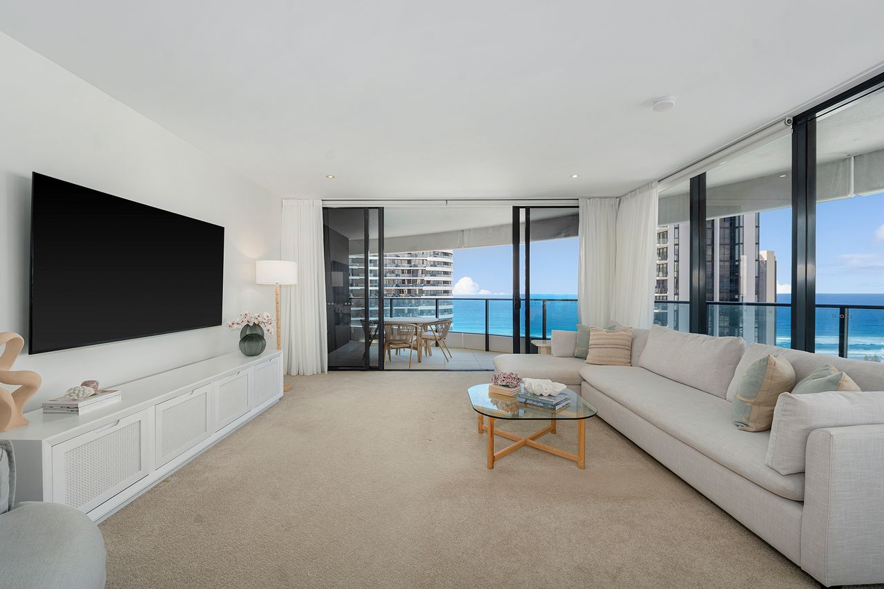 Property Image 2 - Modern 2-Bedroom Apartment on the 25th Floor with Spectacular Views in the Heart of Broadbeach