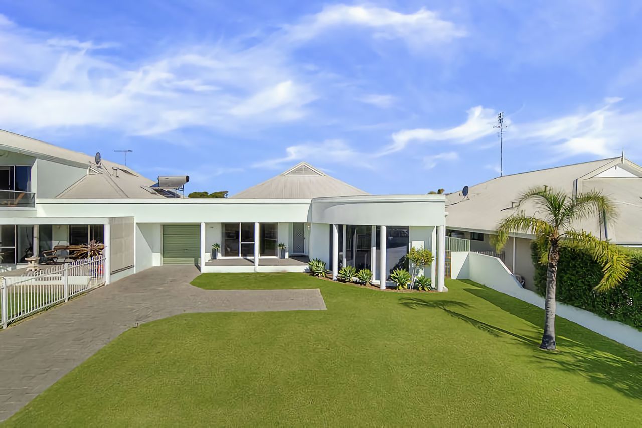 Property Image 2 - Modern Holiday Home in Busselton across from Port Geographe Beach
