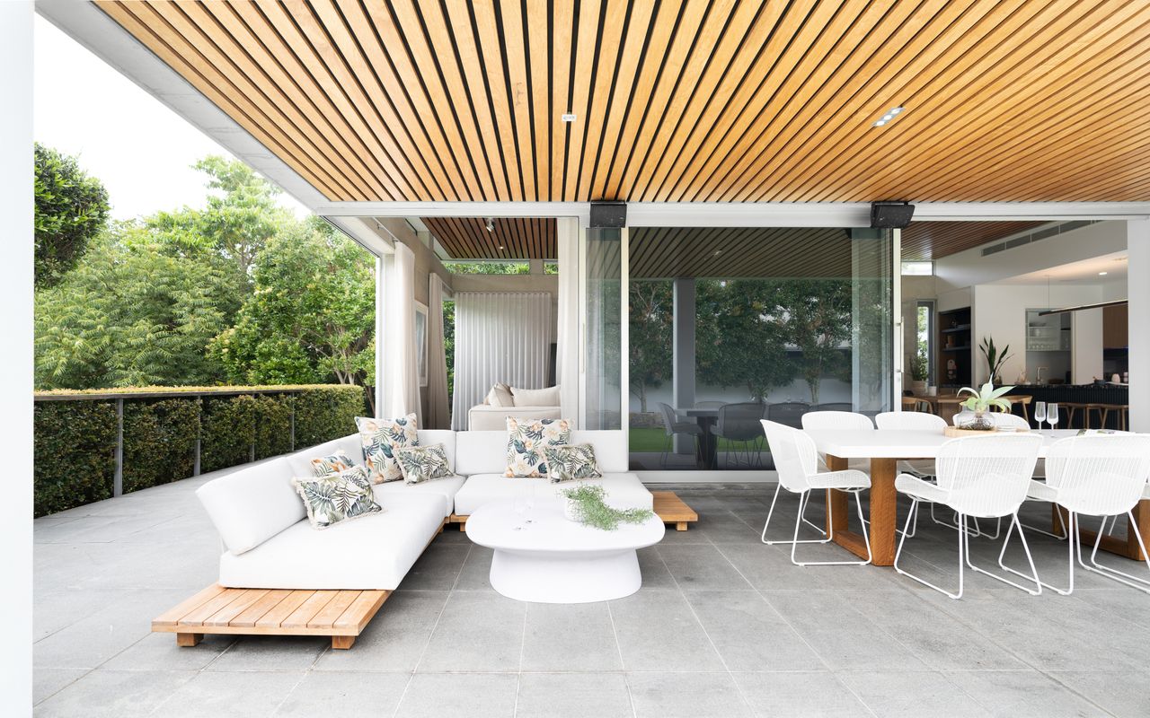 Property Image 1 - Modern Beach House with Garden and Great Outdoor Entertaining Area