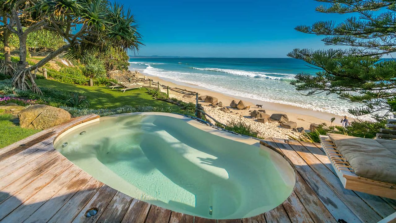 Property Image 1 - Three Bedroom Luxury Seafront Home in Byron Bay