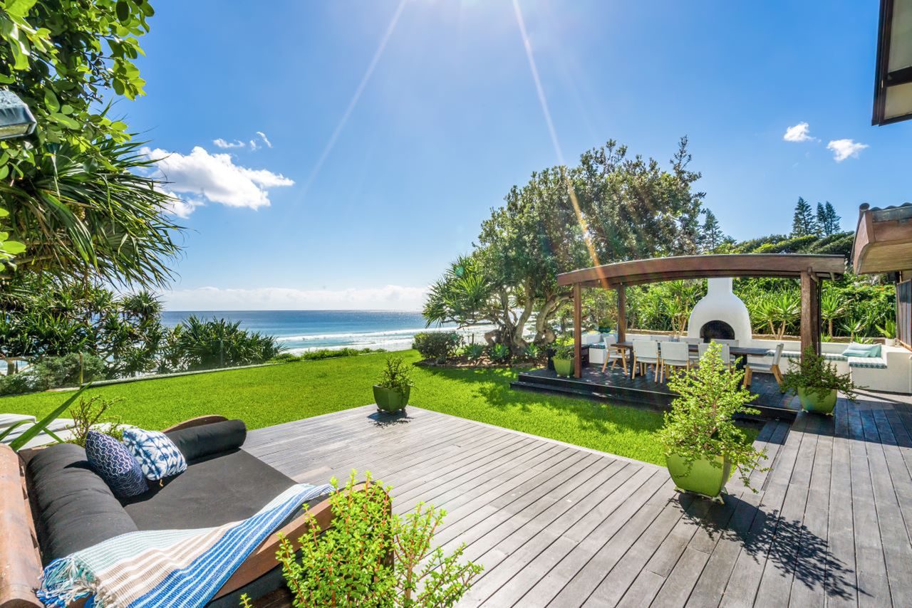 Property Image 2 - Exclusive Beach House Overlooking the Ocean with Three Bedroom Cottage on site