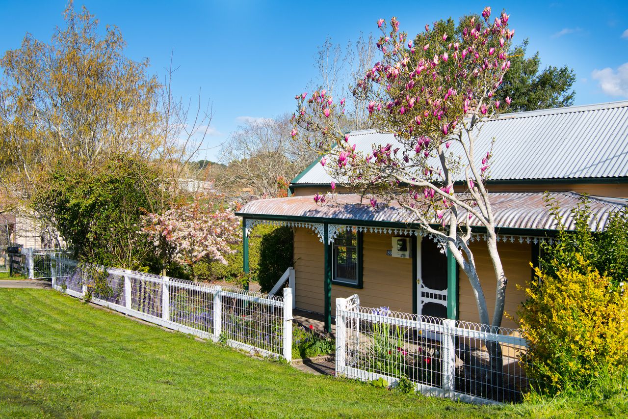 Property Image 2 - Lovingly restored Quintessential Daylesford miner’s cottage. 