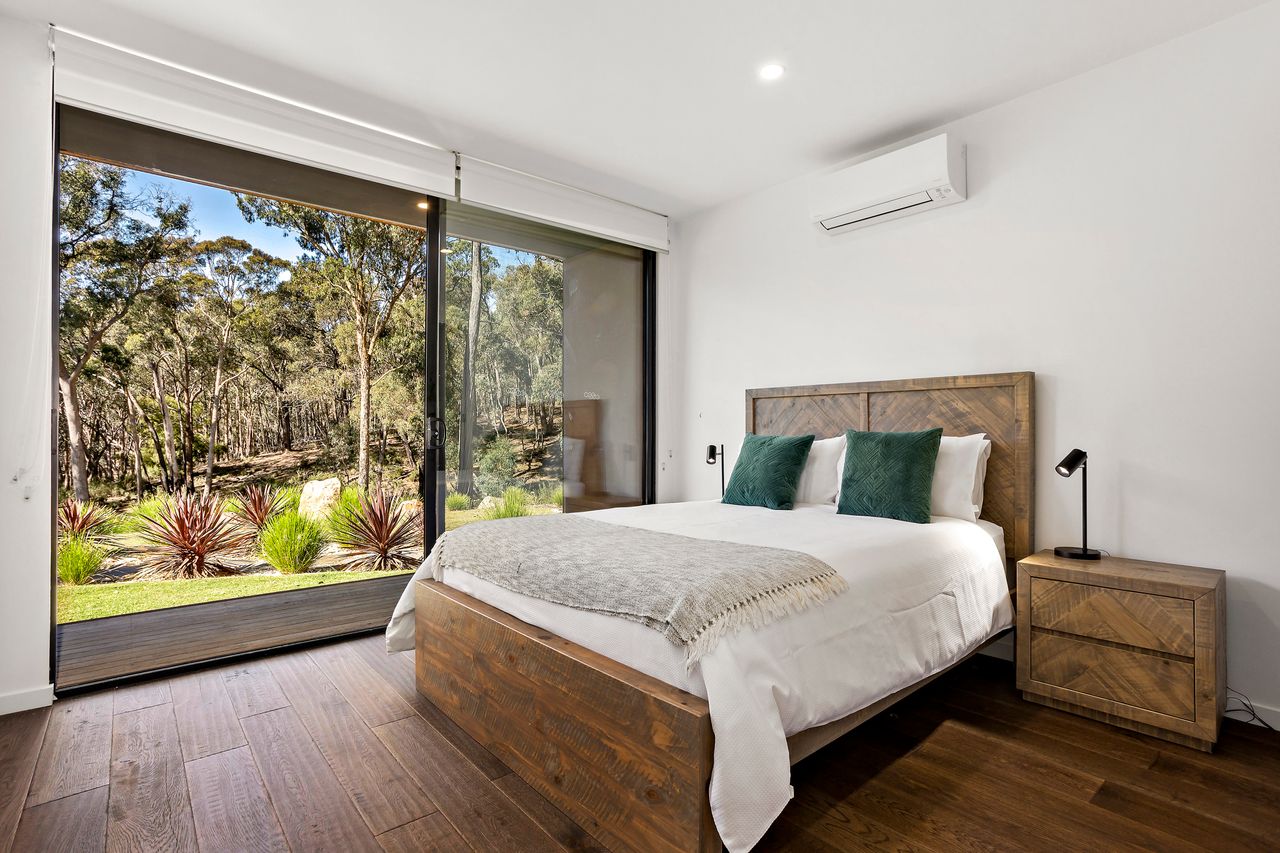 Property Image 2 - Uniquely Designed Two Bedroom House in the Australian bush Landscape 