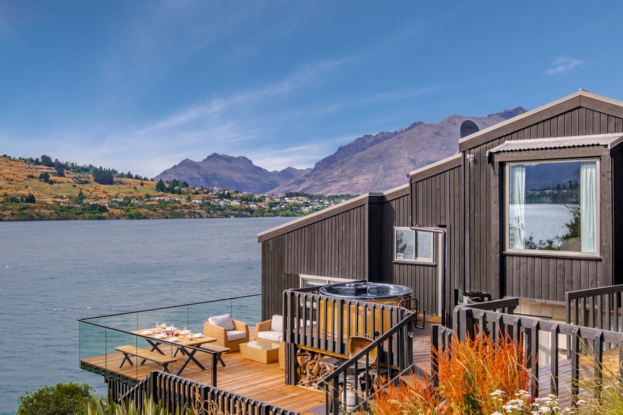 Property Image 1 - Queenstown Lakefront Dream | 3 Bed