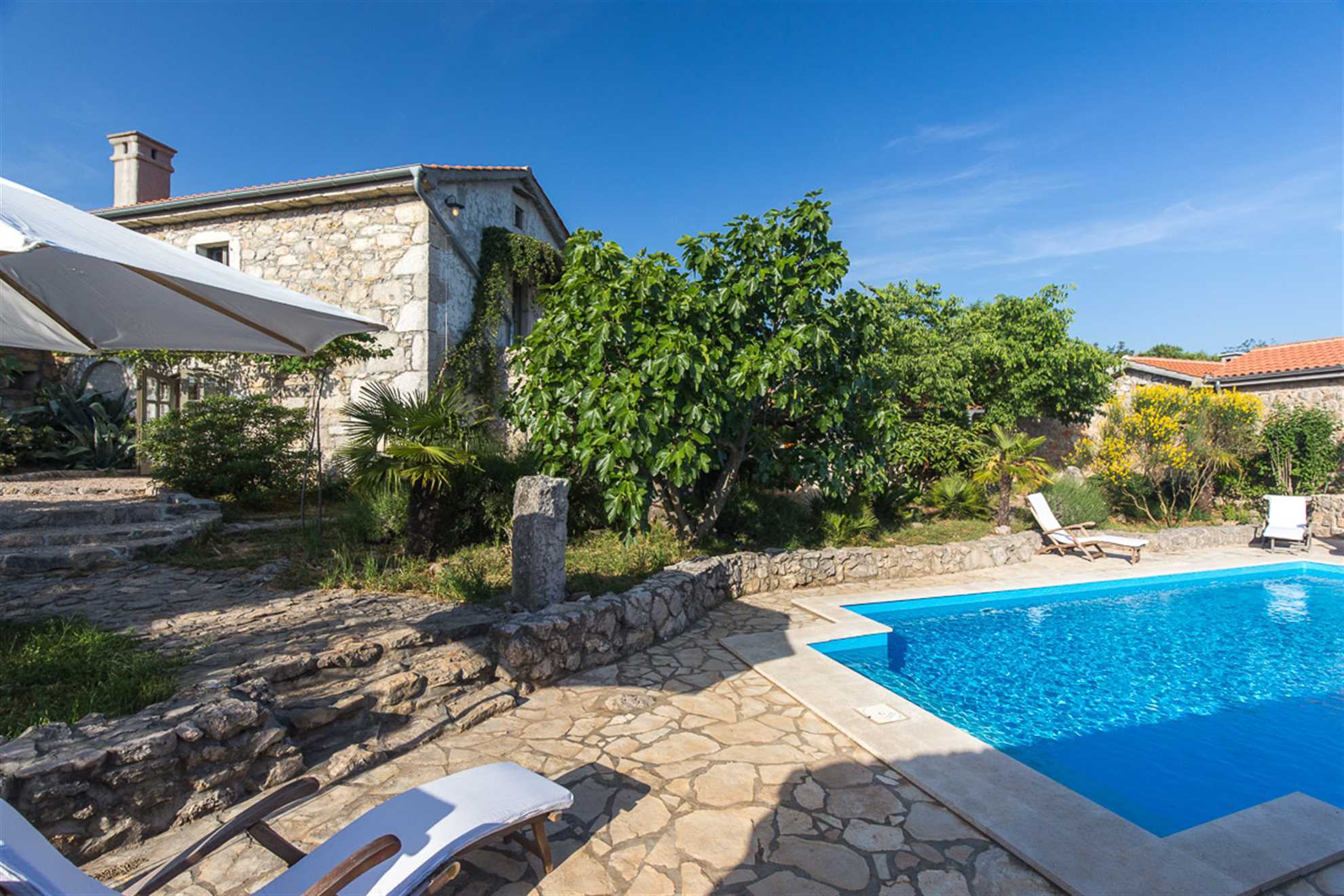 Property Image 2 - Charming Rustic Villa with Swimming Pool 