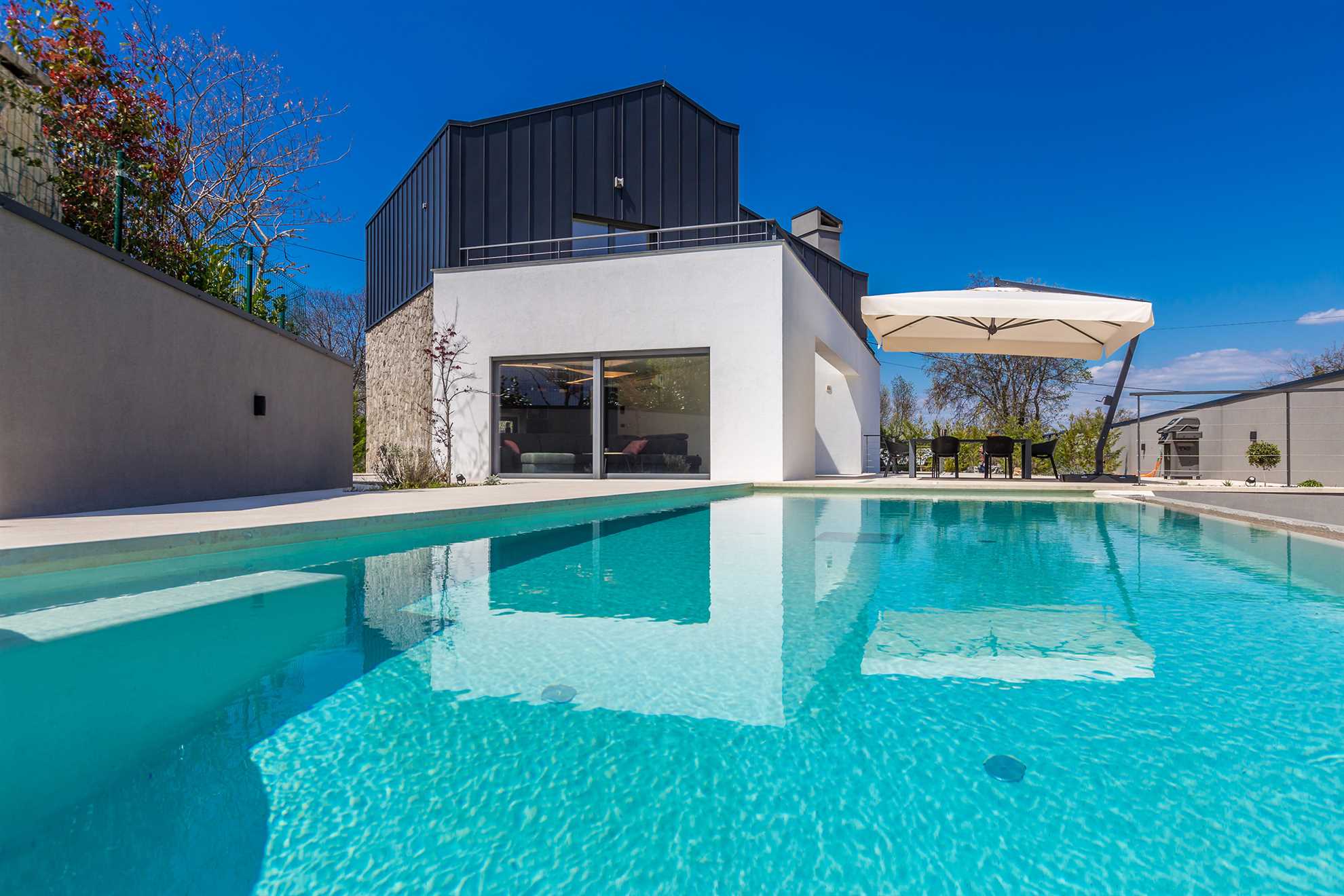 Property Image 1 - Modern Stylish Villa with Swimming Pool in Rasopasno