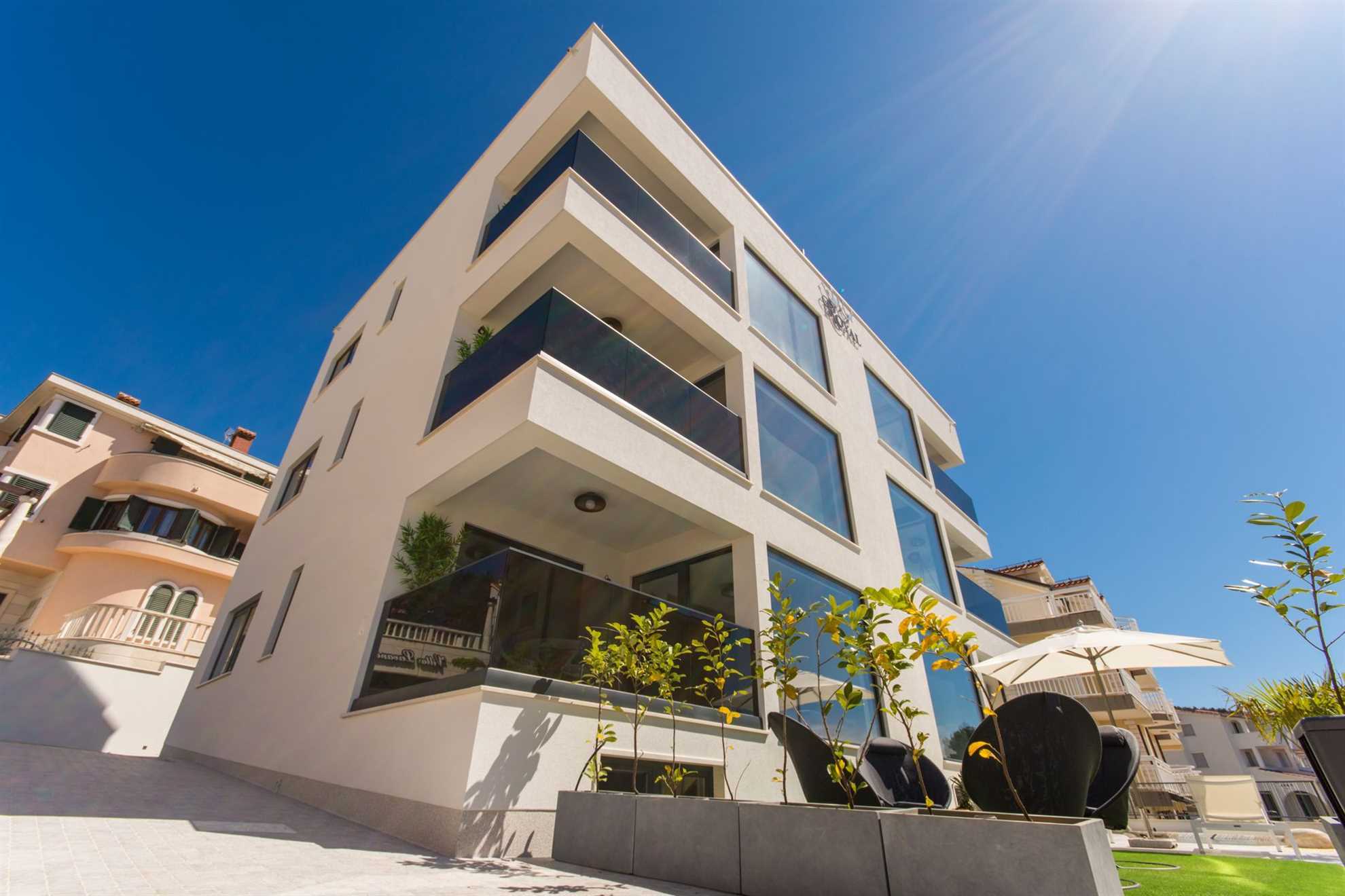 Property Image 2 - Stylish Luxury 2 Bedroom Apartment with Amazing Crystal Clear Sea Views in Trogir