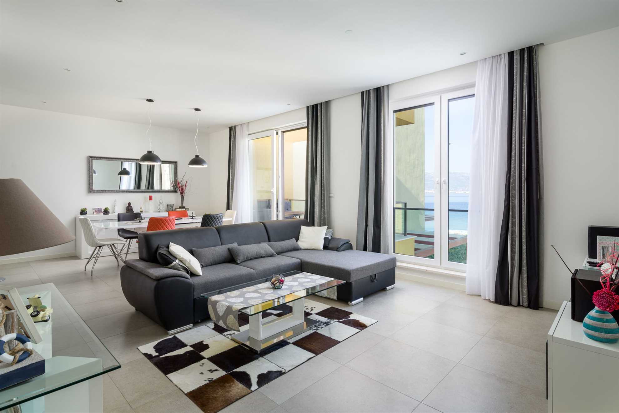 Property Image 1 - Amazing Beachfront Apartment with Luxurious Interior
