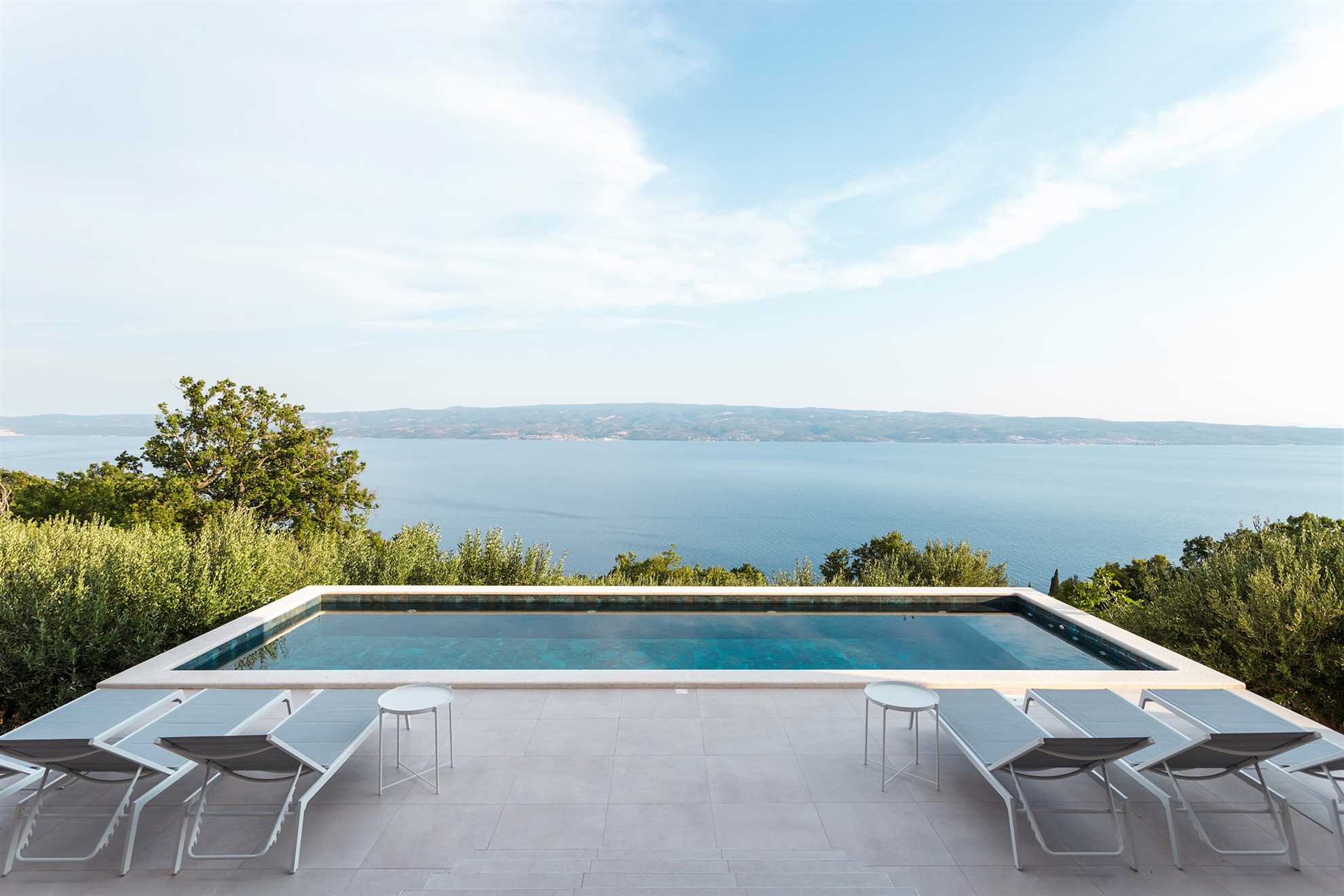 Property Image 1 - Luxury Villa Aileron with Pool