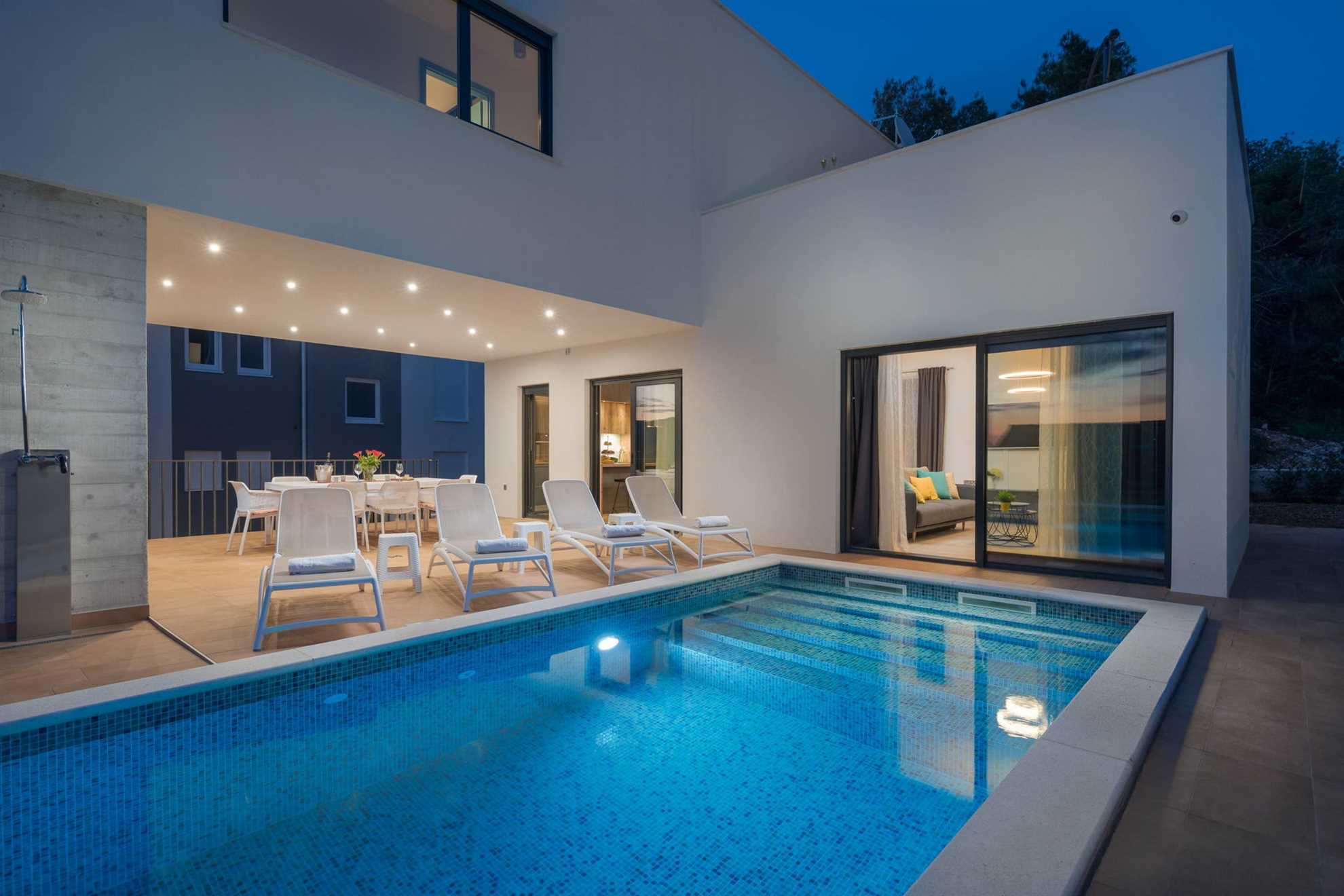 Property Image 1 - Refreshing Modern Villa with Infinity Pool