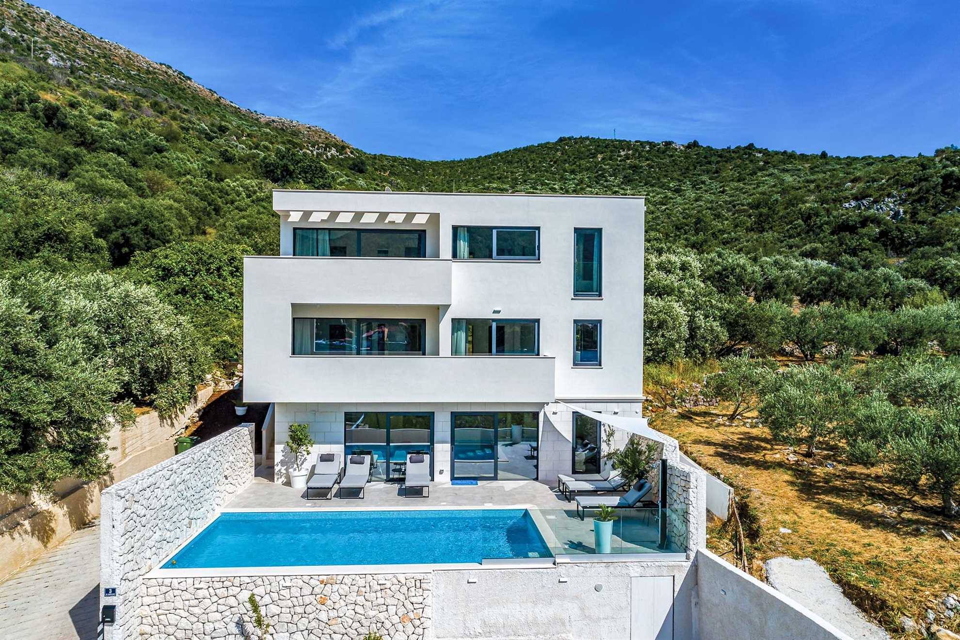 Property Image 2 - Idyllic Dazzling Villa with Stunning Zaton Bay View