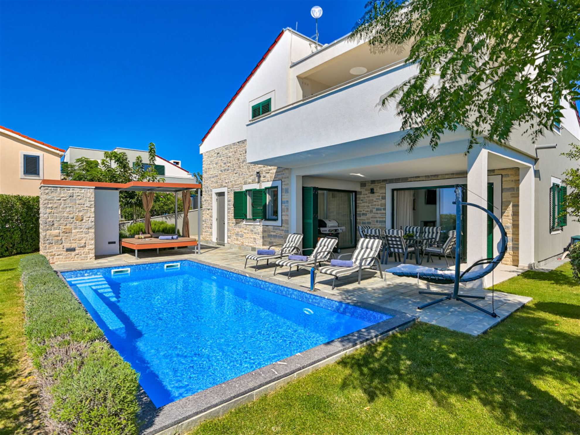 Property Image 1 - Stylish Cozy Villa with Heated Pool and Balcony
