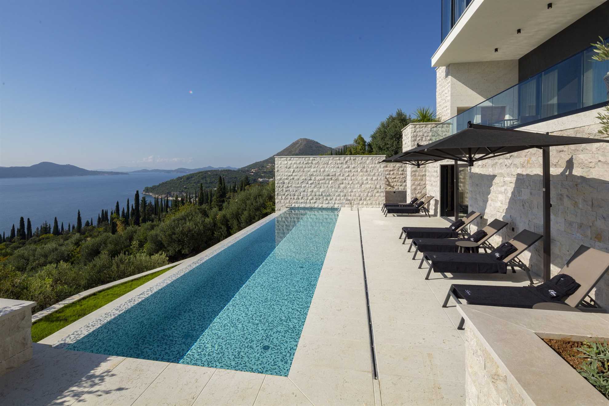 Property Image 2 - Mesmerizing Serene Villa with Private Infinity Pool
