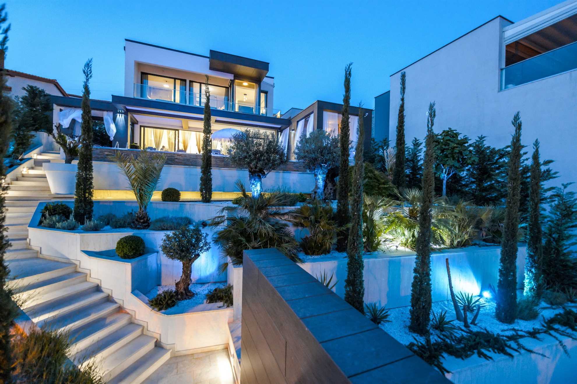 Property Image 1 - Luxury Villa Brilliance with Pool