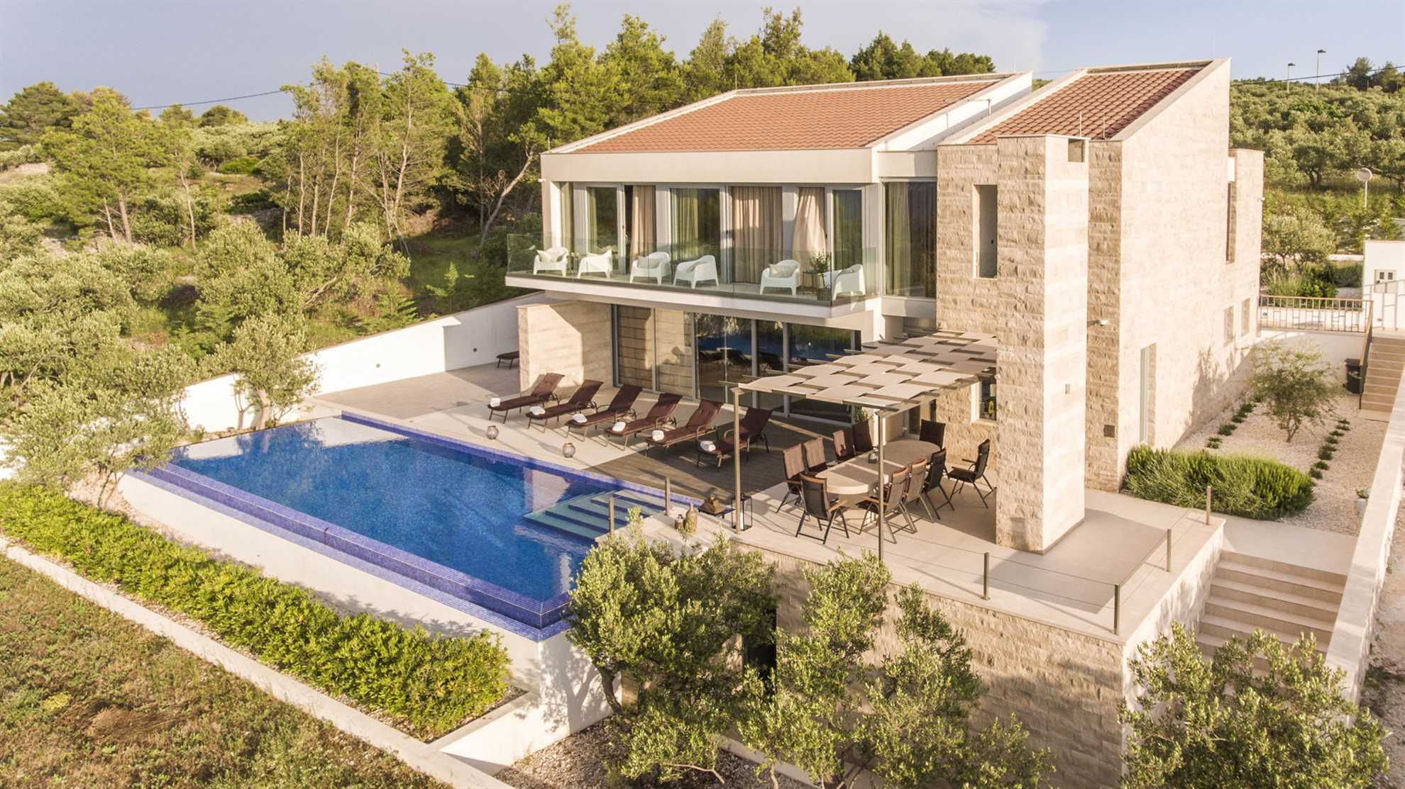 Property Image 2 - Luxury Villa Spectrum with Heated Pool