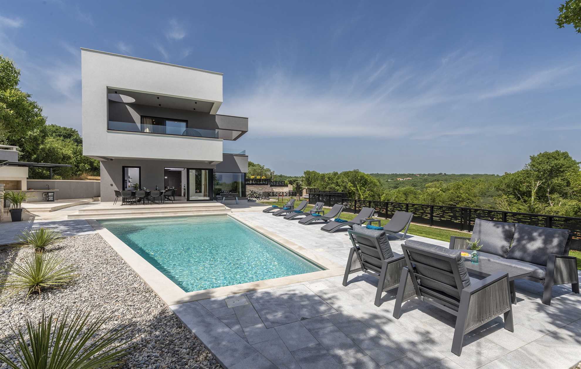 Property Image 2 - Luxury Villa Helix with Pool