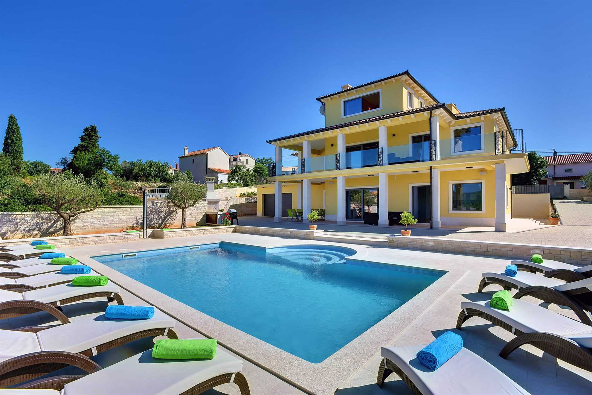 Property Image 1 - Villa Luce del Sole with Pool