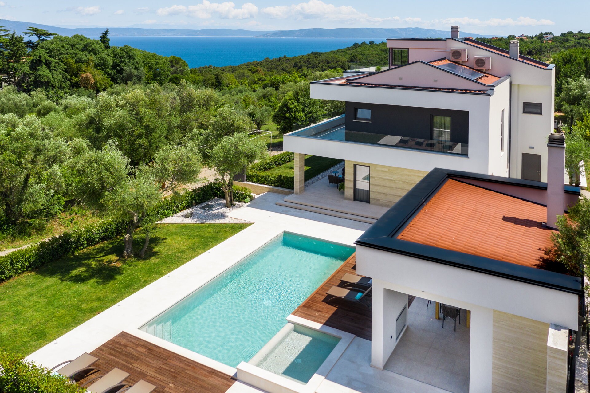 Property Image 2 - Luxury Villa Perfecta with Pool