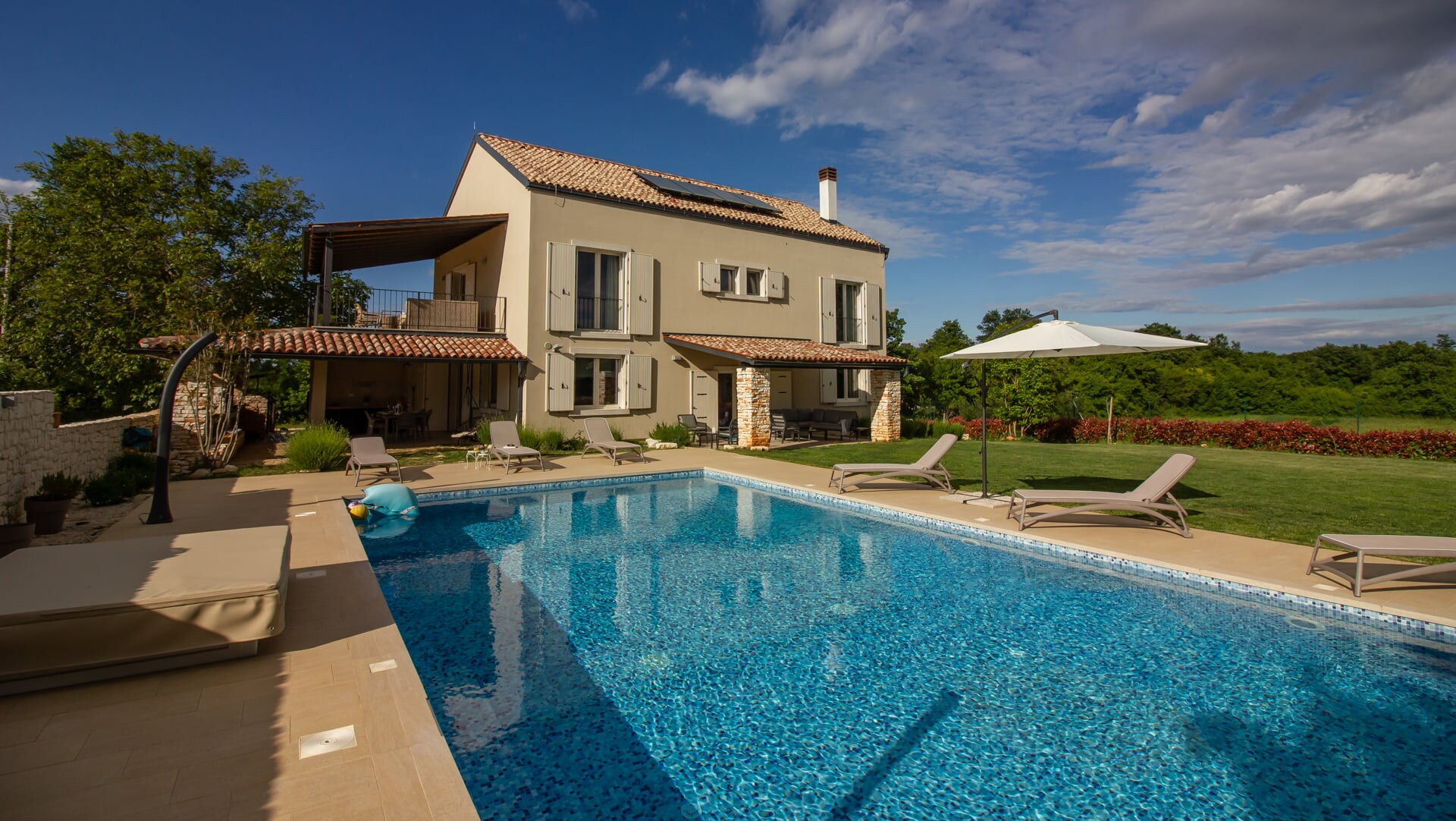 Property Image 2 - Villa Lirica with Pool