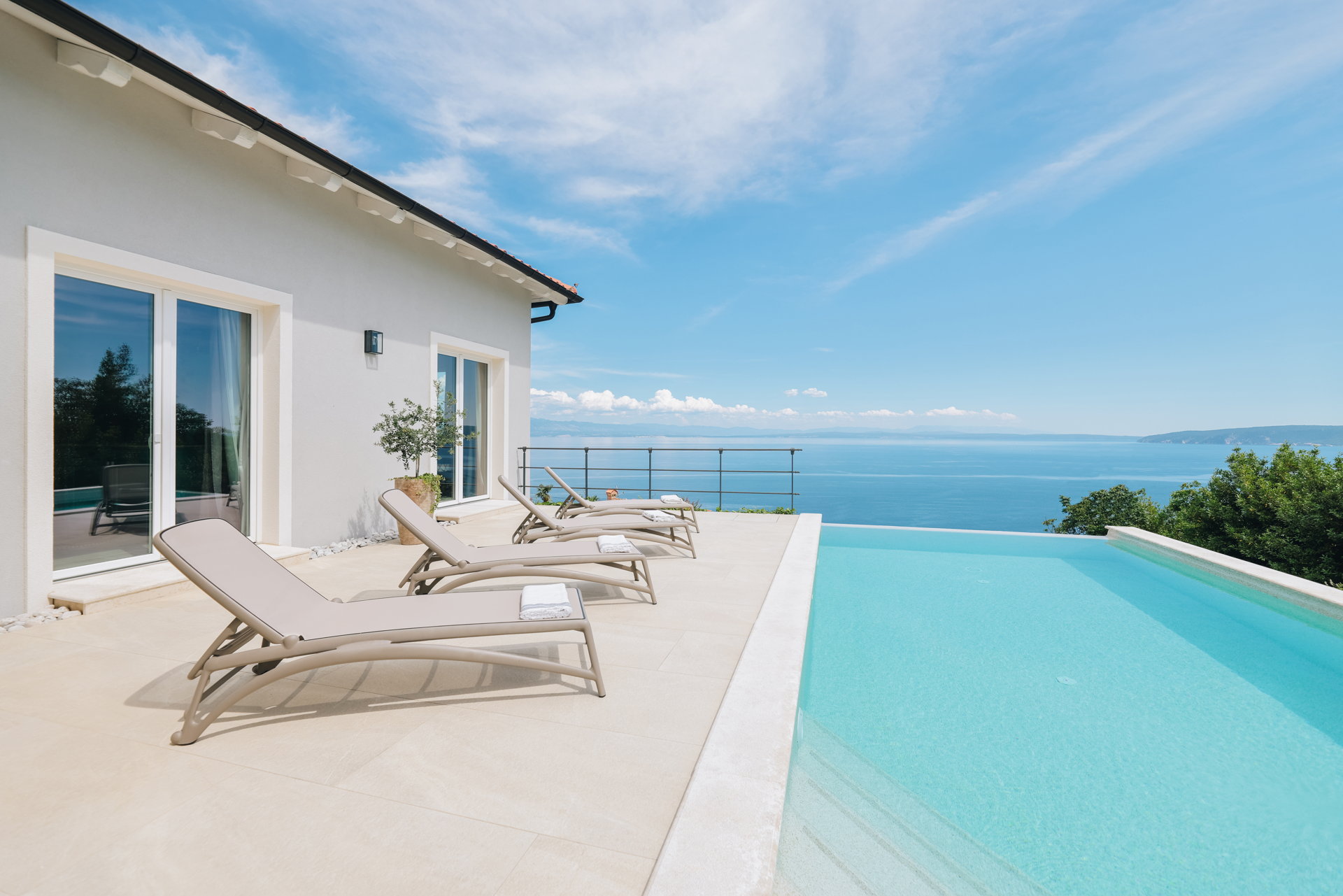 Property Image 2 - Luxury Villa Orient with Pool