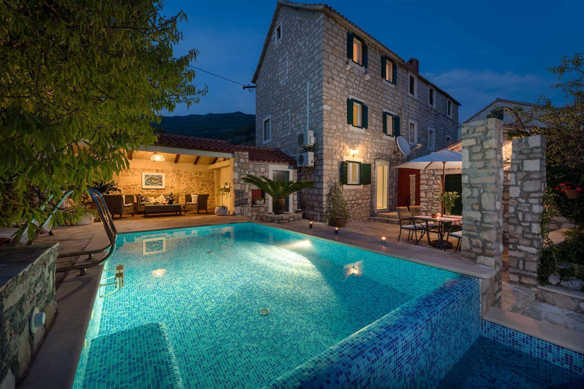 Property Image 1 - Rustic Private Villa with Large Garden and Pool