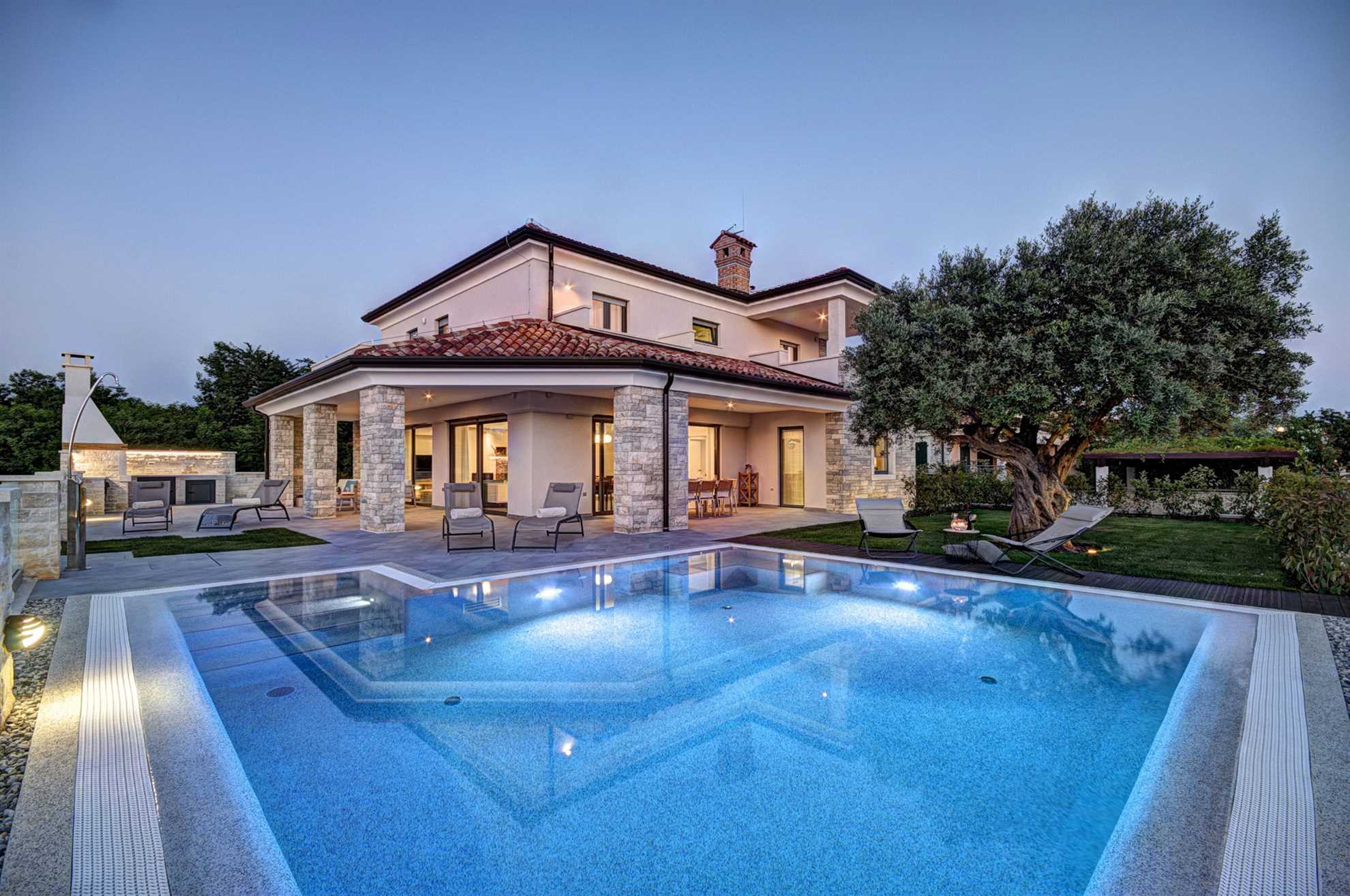 Property Image 1 - Villa Emotion with Pool