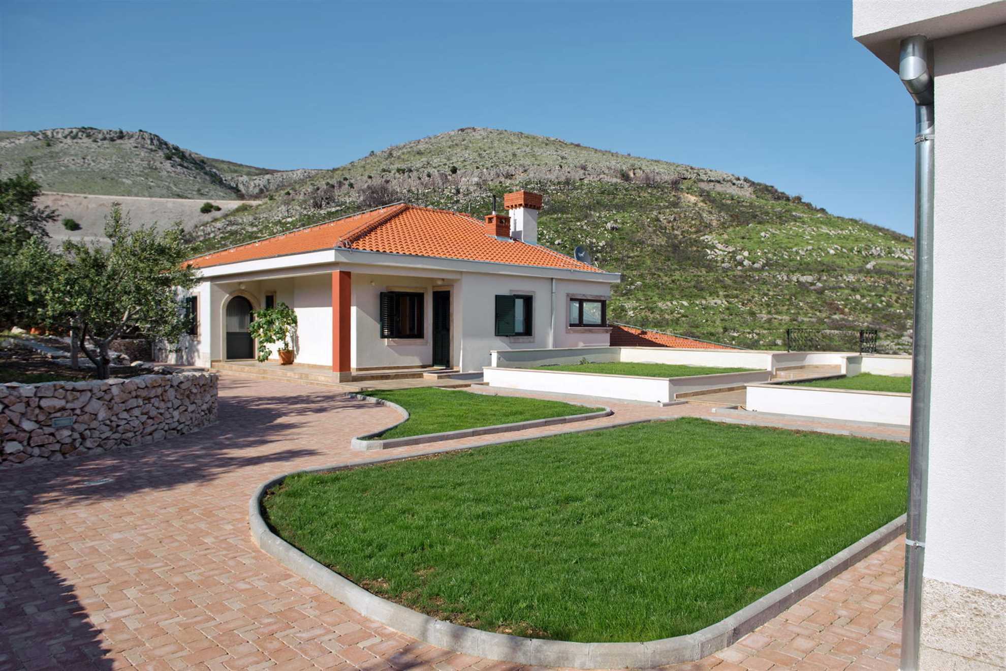 Property Image 2 - Luxury Villa Emerald Olive with Swimming Pool