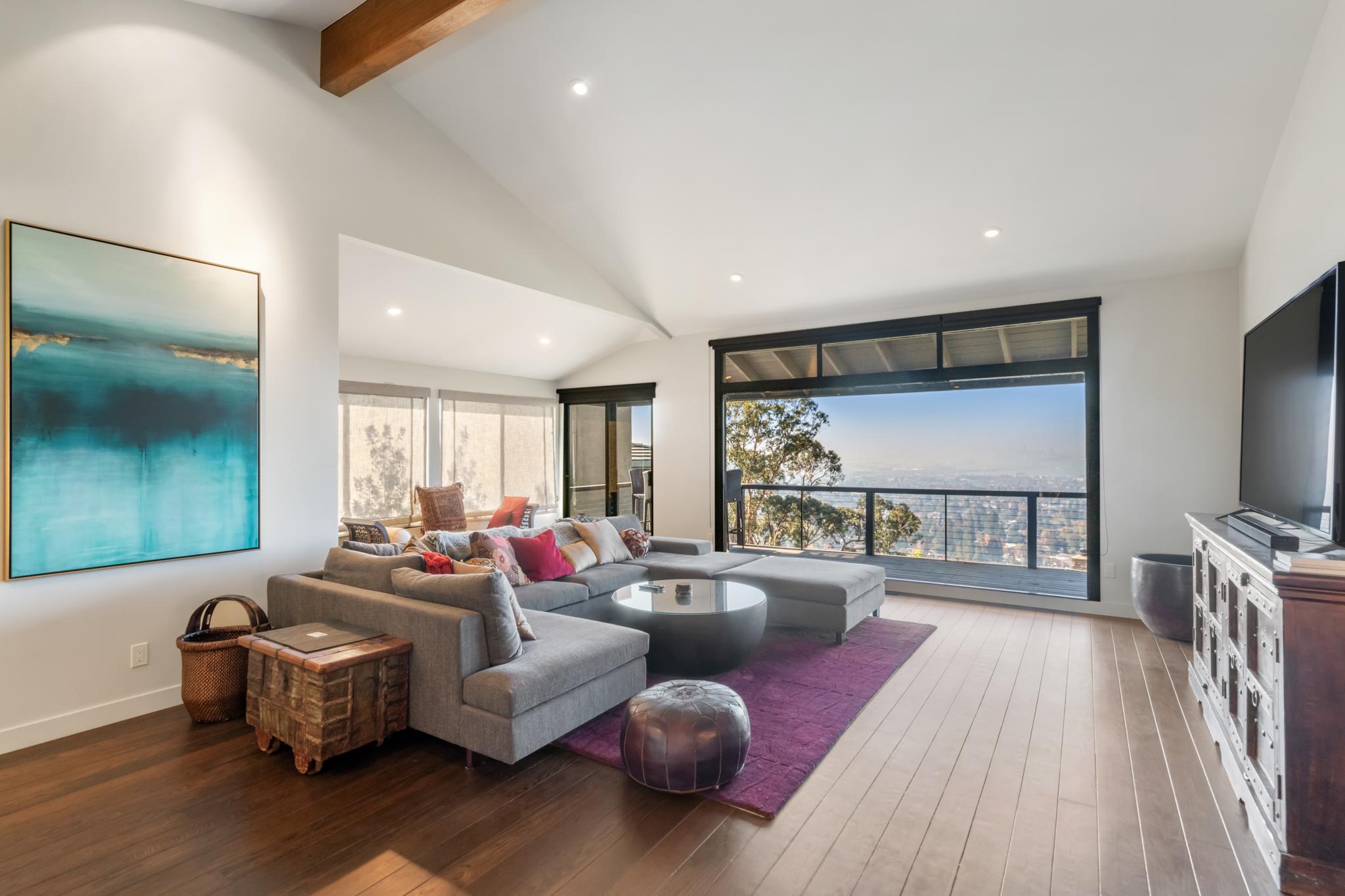 Property Image 2 - Luxury Hillside Retreat w-Endless SF & Bay Views