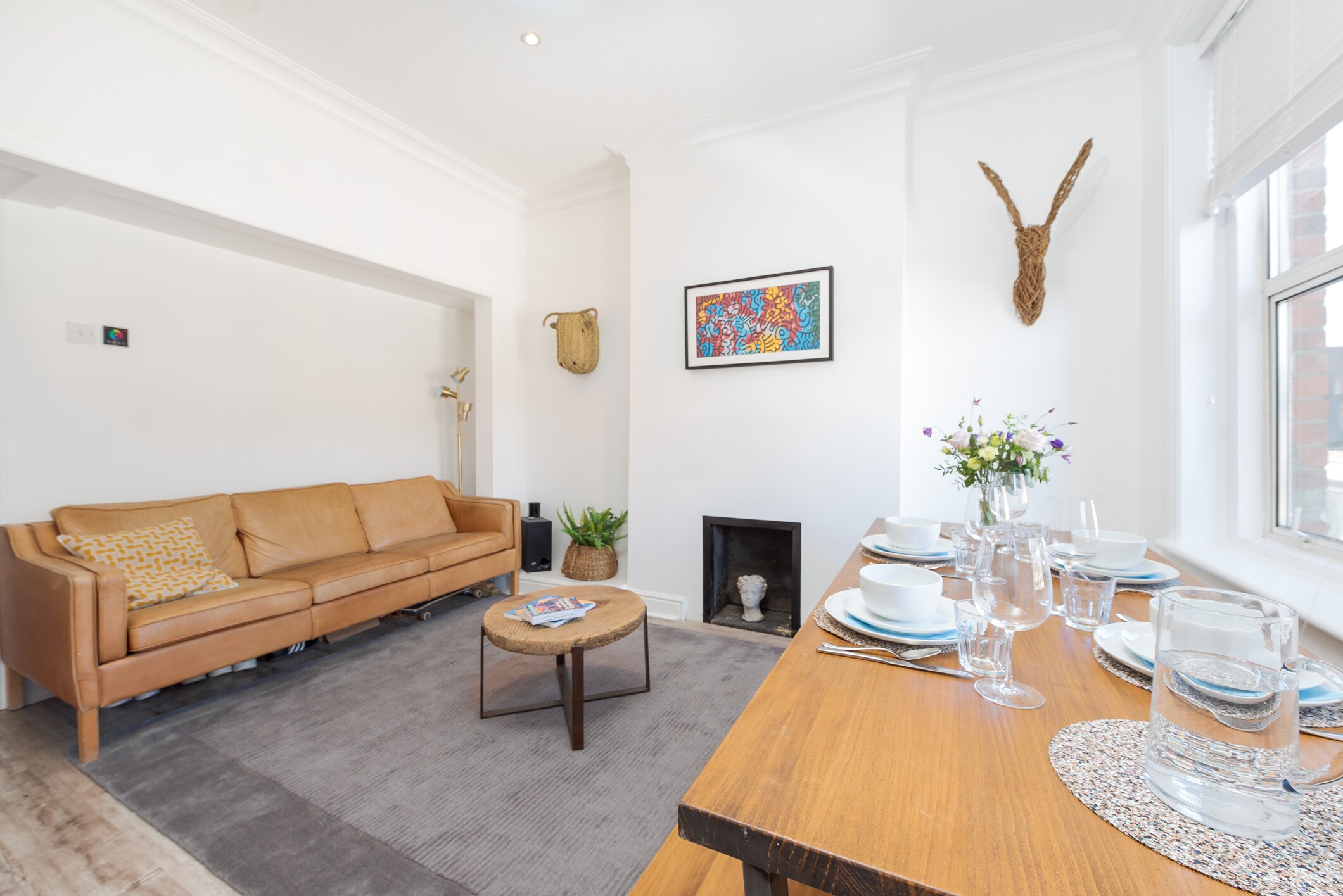 Property Image 1 - Bright two bedroom flat in fashionable Fulham