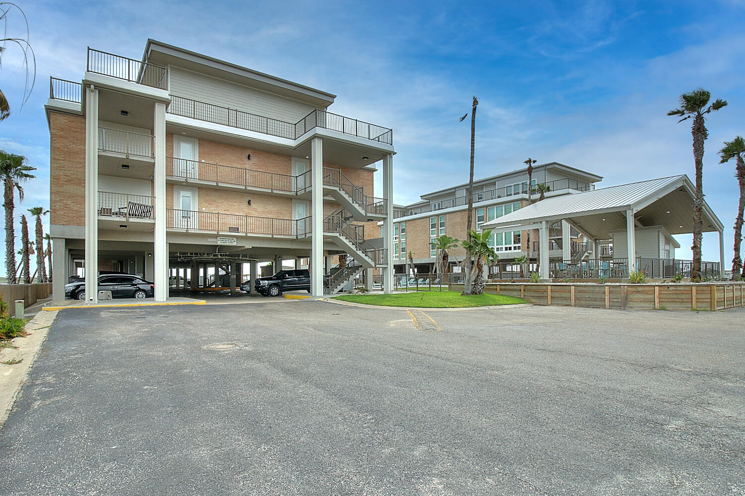Property Image 1 - Channelview 204