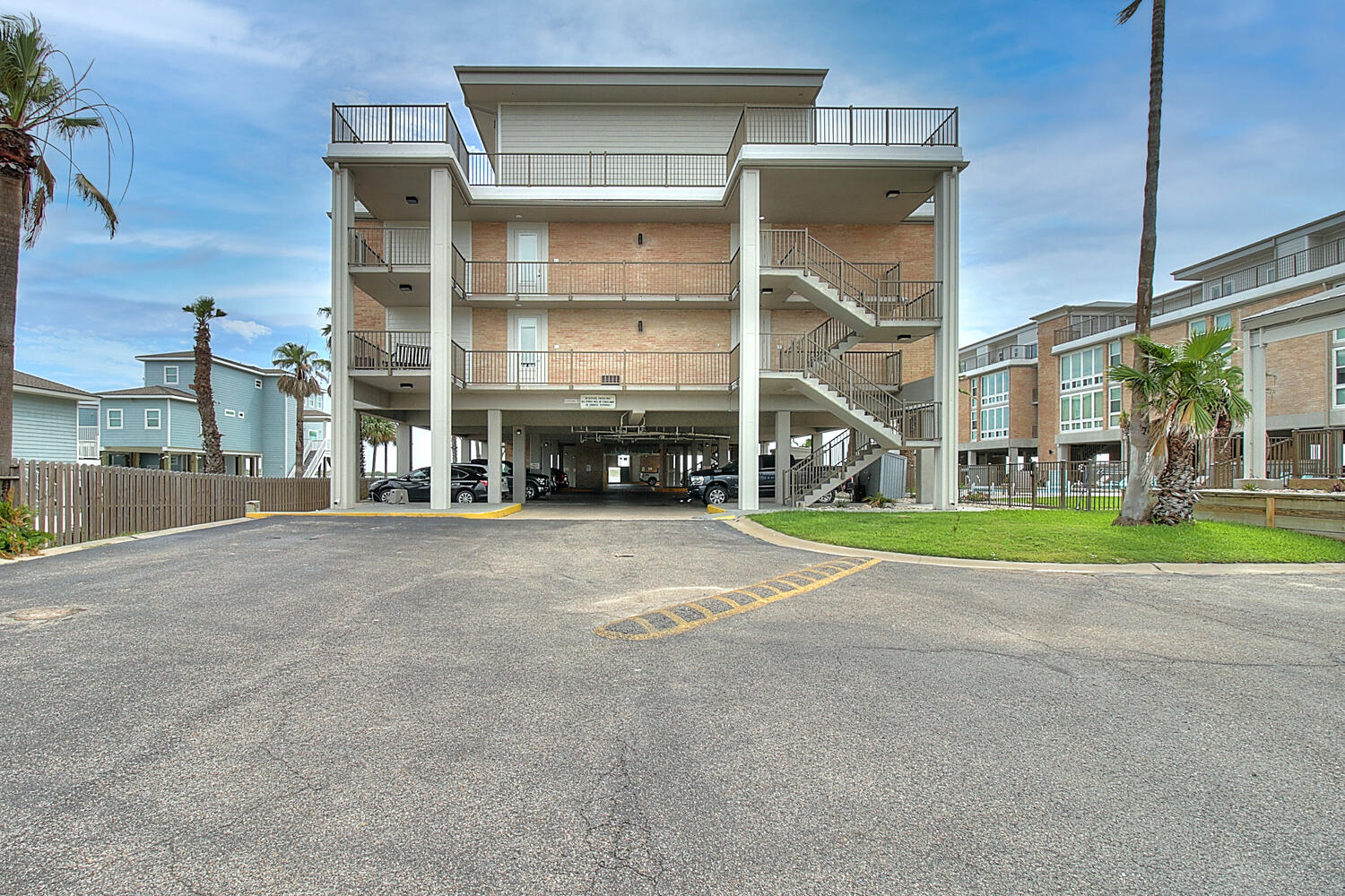 Property Image 2 - Channelview 204