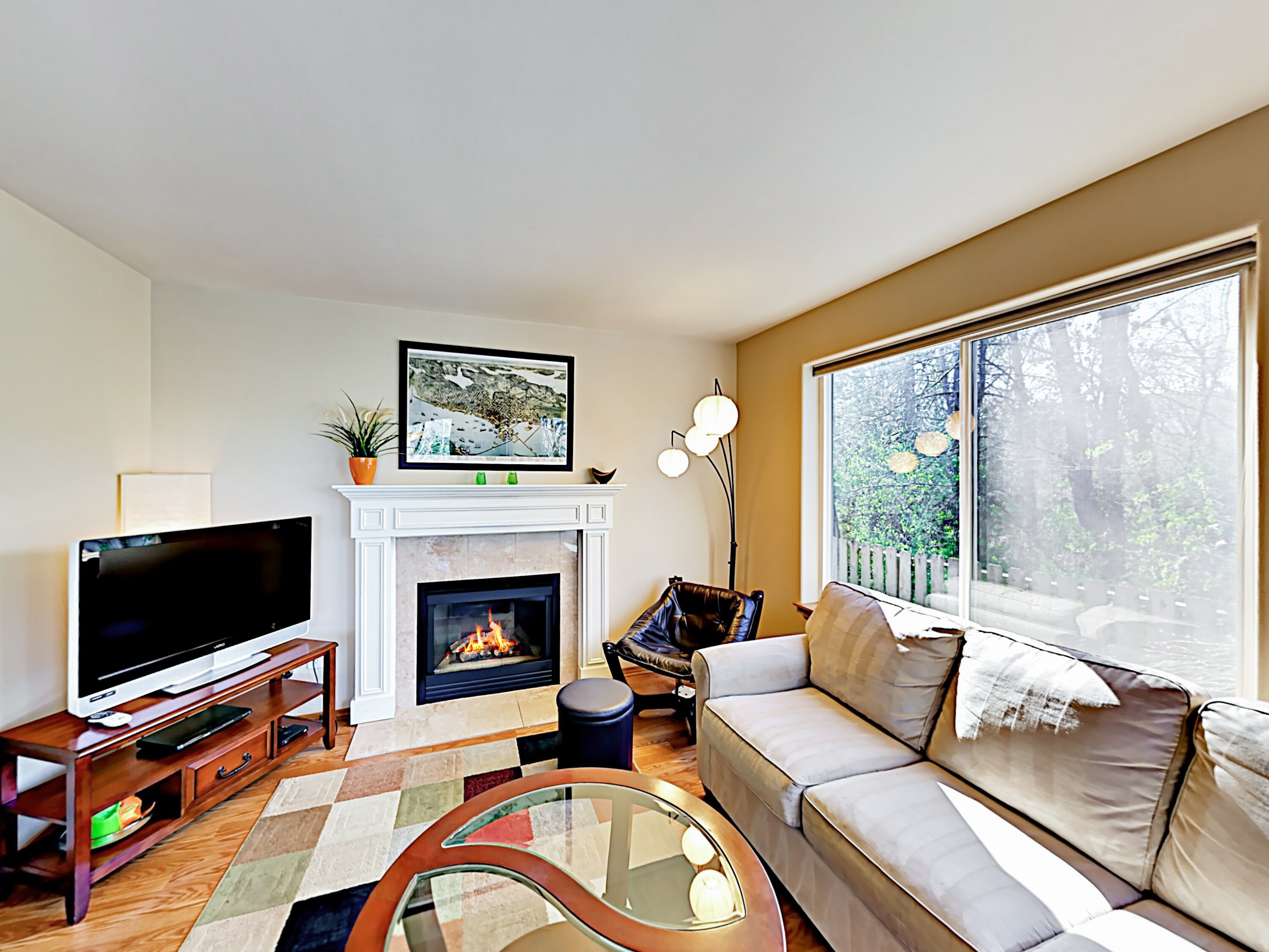Welcome to Seattle! This townhouse is professionally managed by TurnKey Vacation Rentals.