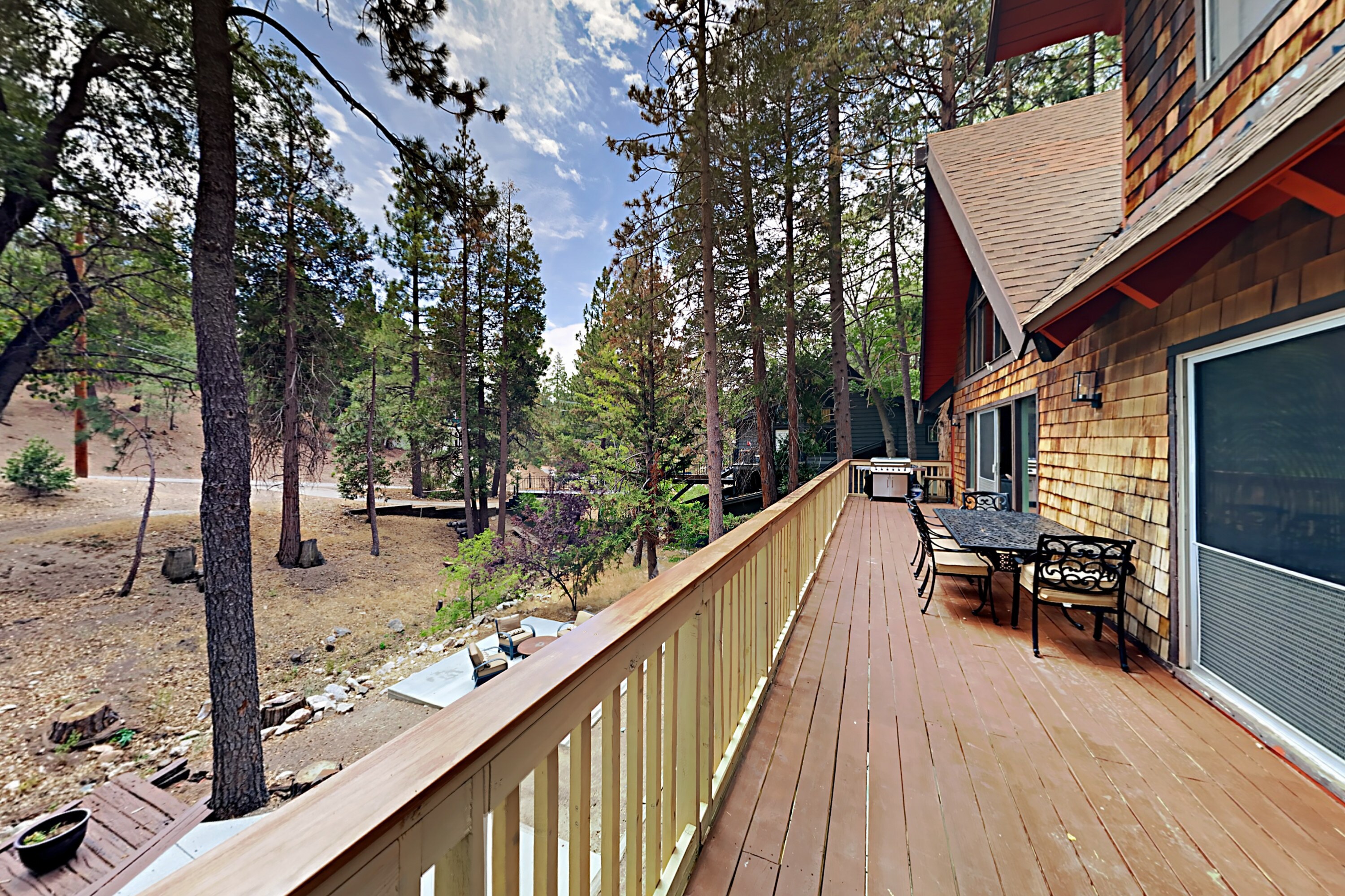 Property Image 2 - Paradise in the Pines | 3 Living Areas, Big Yard