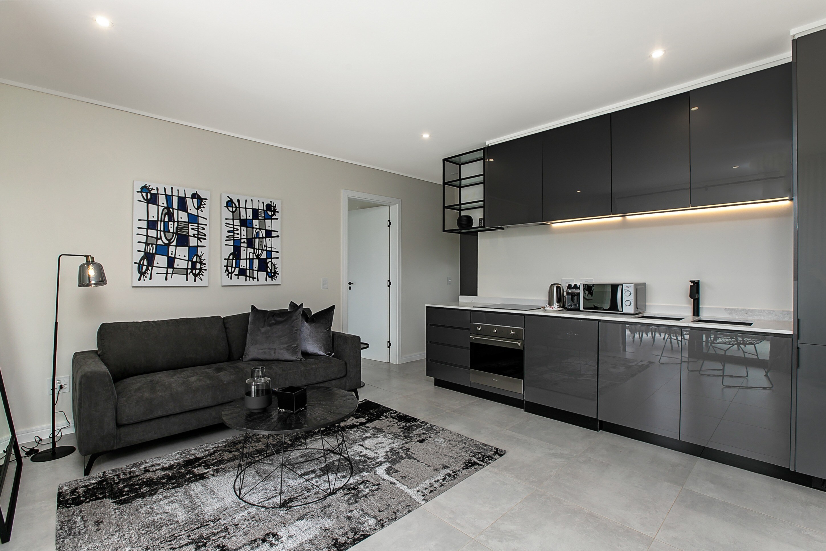 Property Image 1 - Contemporary Bright Apartment with Top Notch Facilities