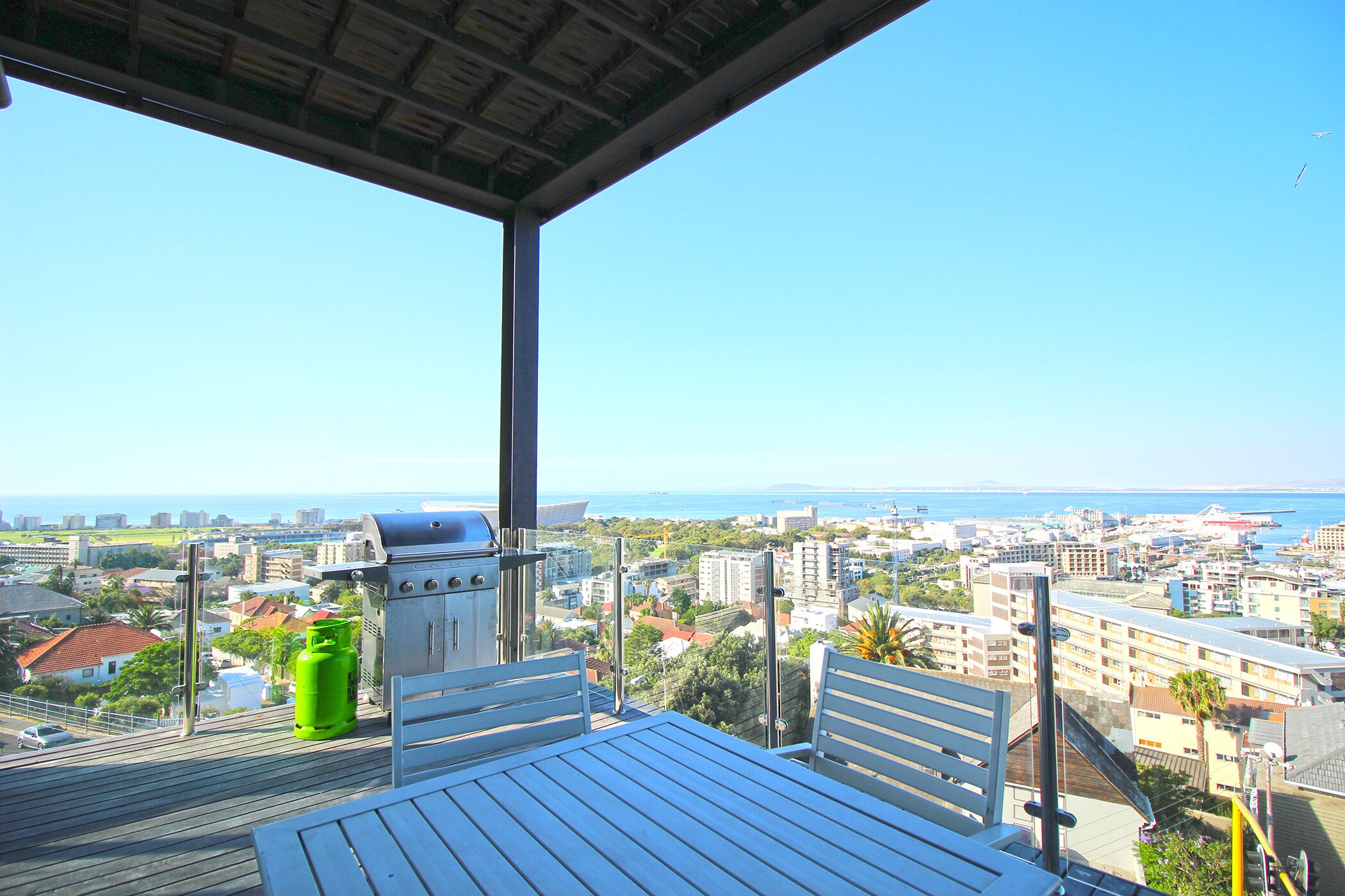 Property Image 1 - Bright Comfortable Apartment with a Lovely Deck View
