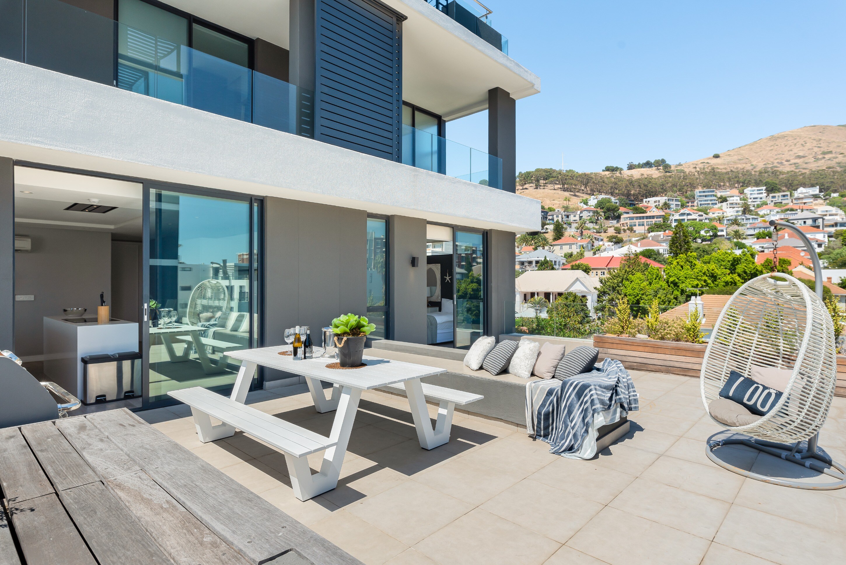 Property Image 2 - Airy Penthouse with Spacious Deck for Al Fresco Dining
