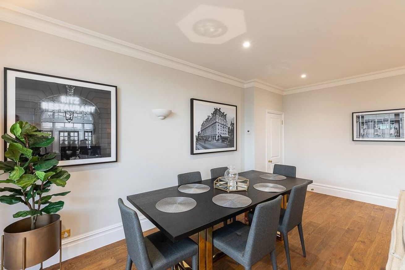 Property Image 2 - Astonishing 2BR near Mayfair and Piccadilly Circus