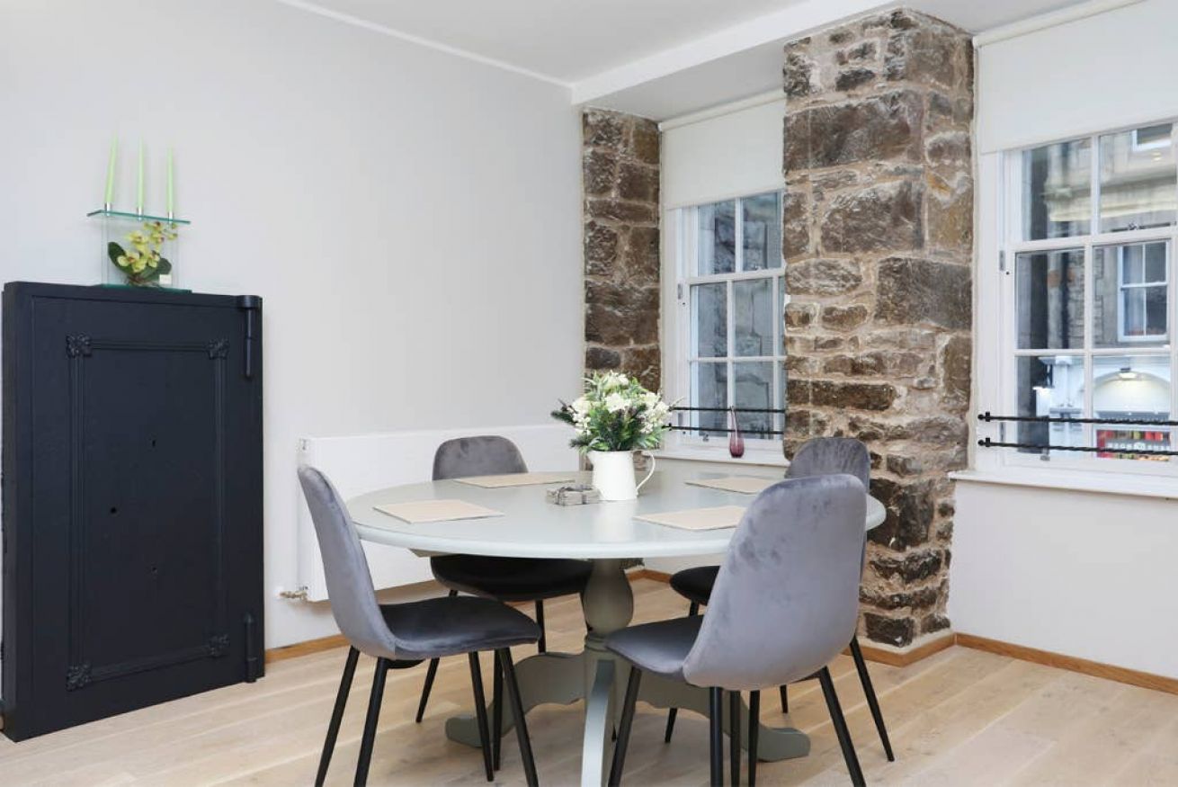 Property Image 2 - Newly Refurbished 2BR home on the Historic Royal Mile