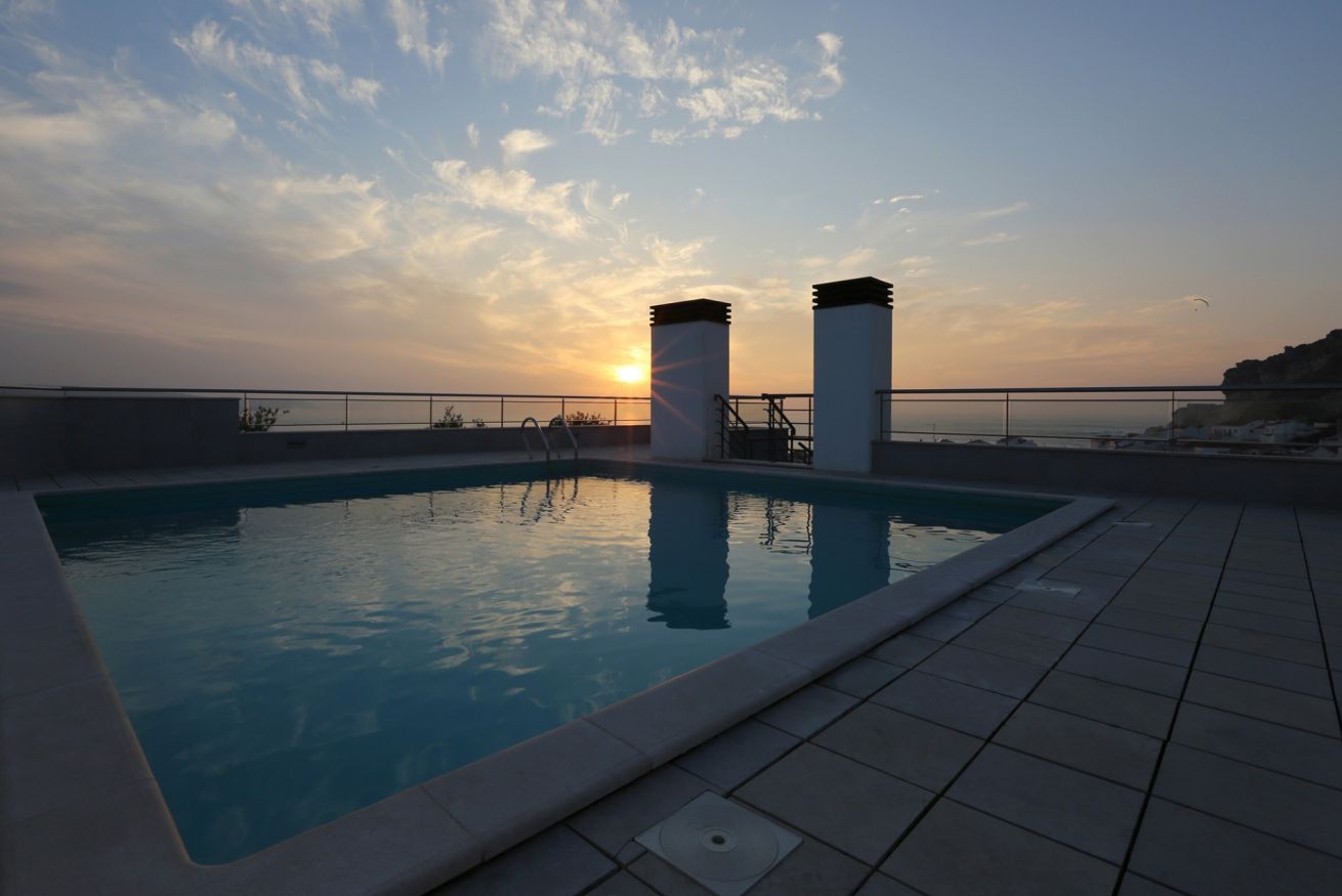 Property Image 1 - Nazare 3 bedroom Apt  with Terrace and  Rooftop Pool
