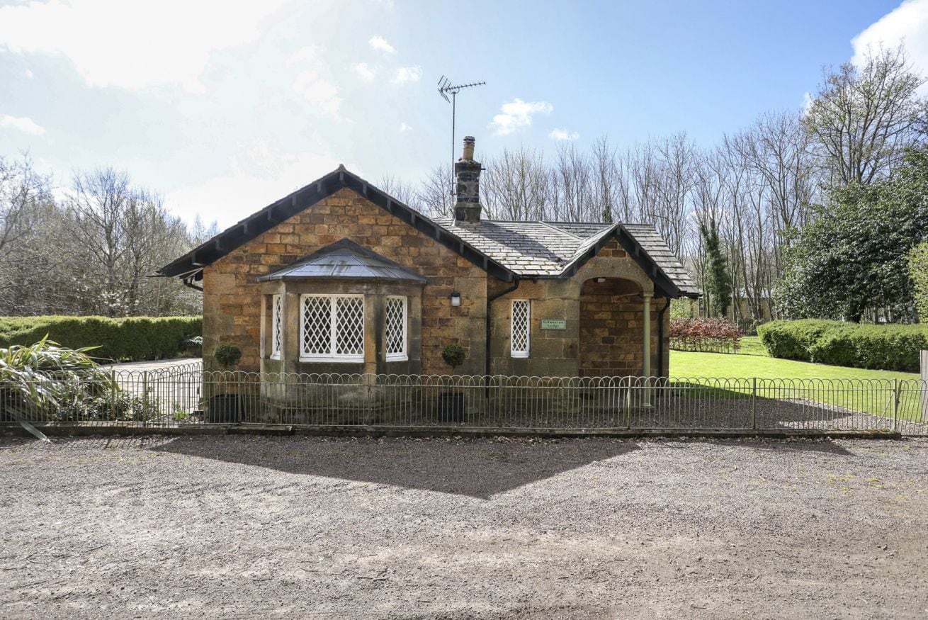 Property Image 1 - Stunning 3 Bed Lodge With Gardens At Gilmerton House
