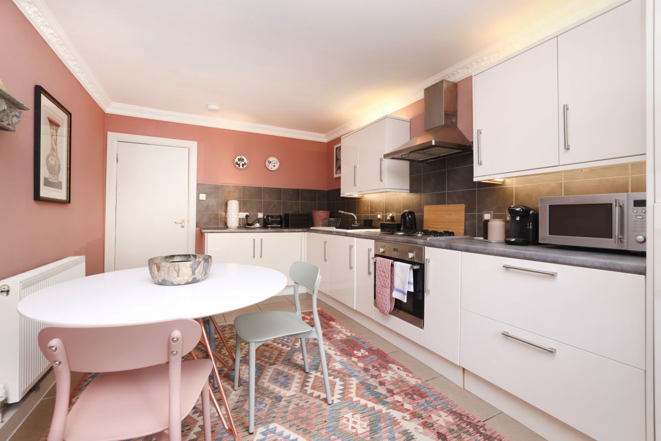 Property Image 2 - Stunning 1-bed maisonette in the New Town