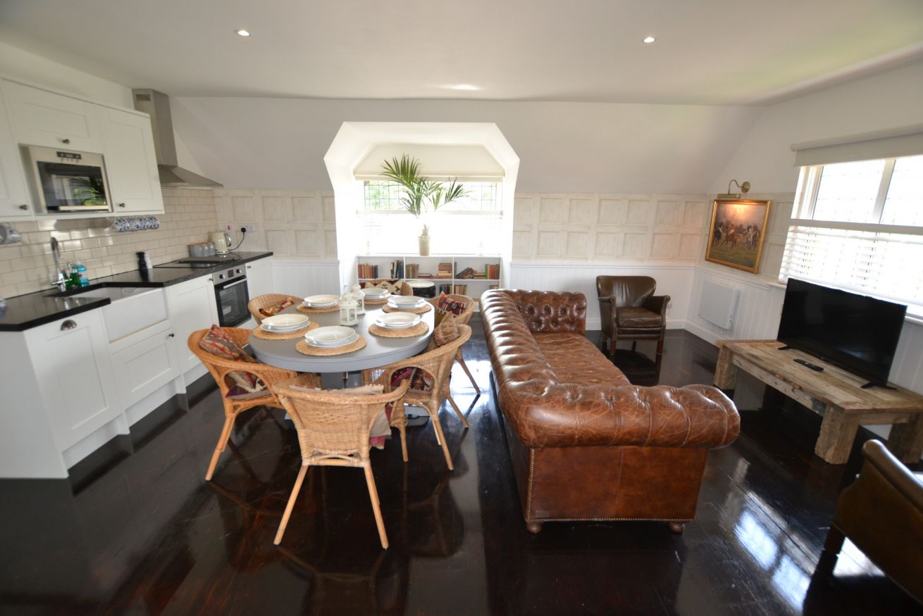 Property Image 1 - The Crow’s Nest / 2-bed home on Osea Island, Essex